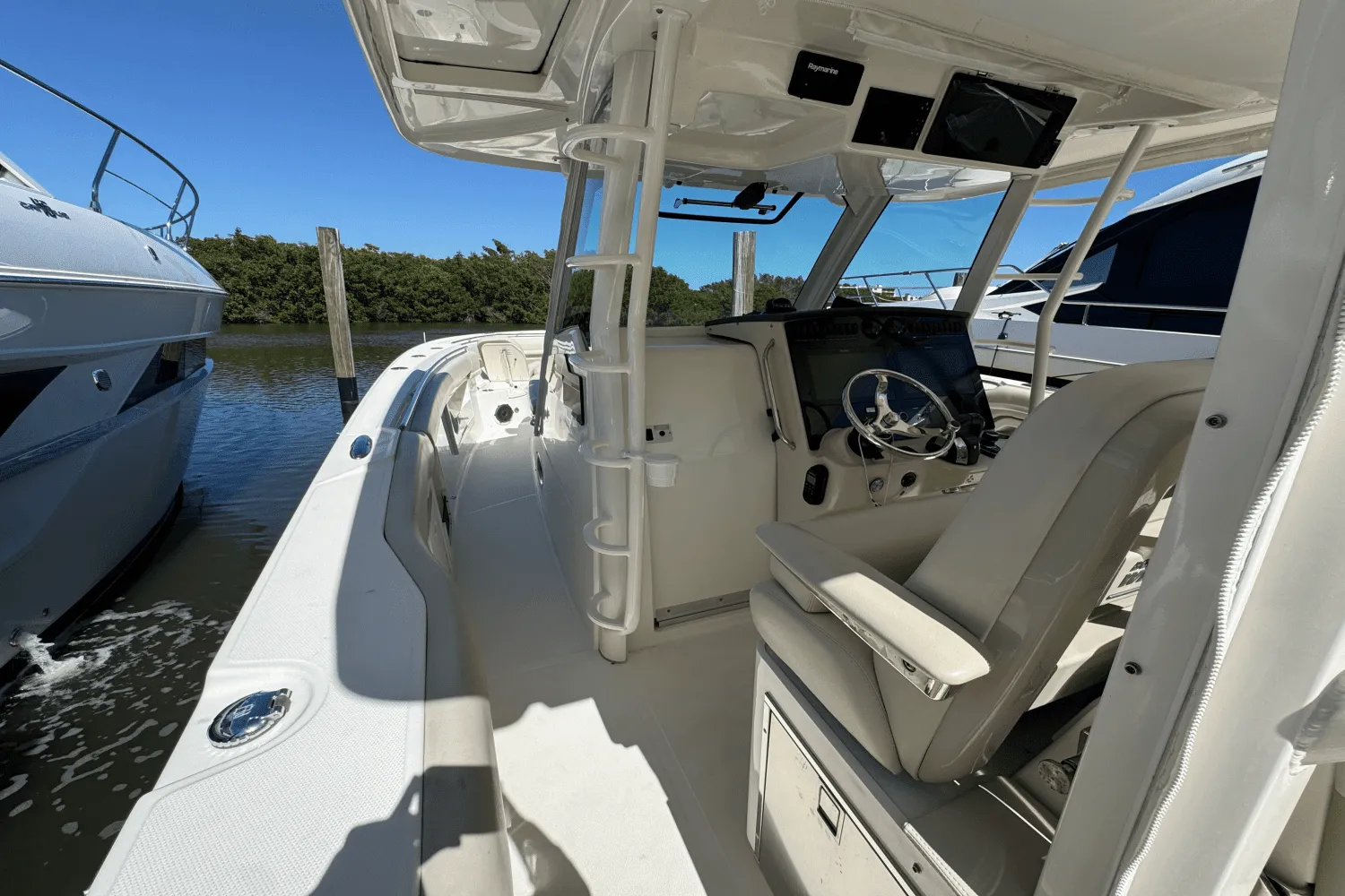 2021 Boston Whaler 380 Outrage Image Thumbnail #18