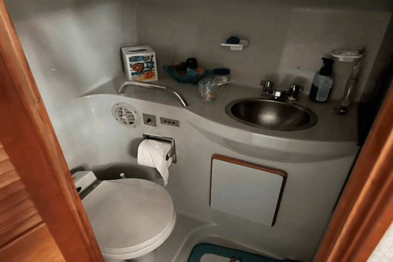 1990 Sea Ray 380 AFT CABIN Image Thumbnail #12