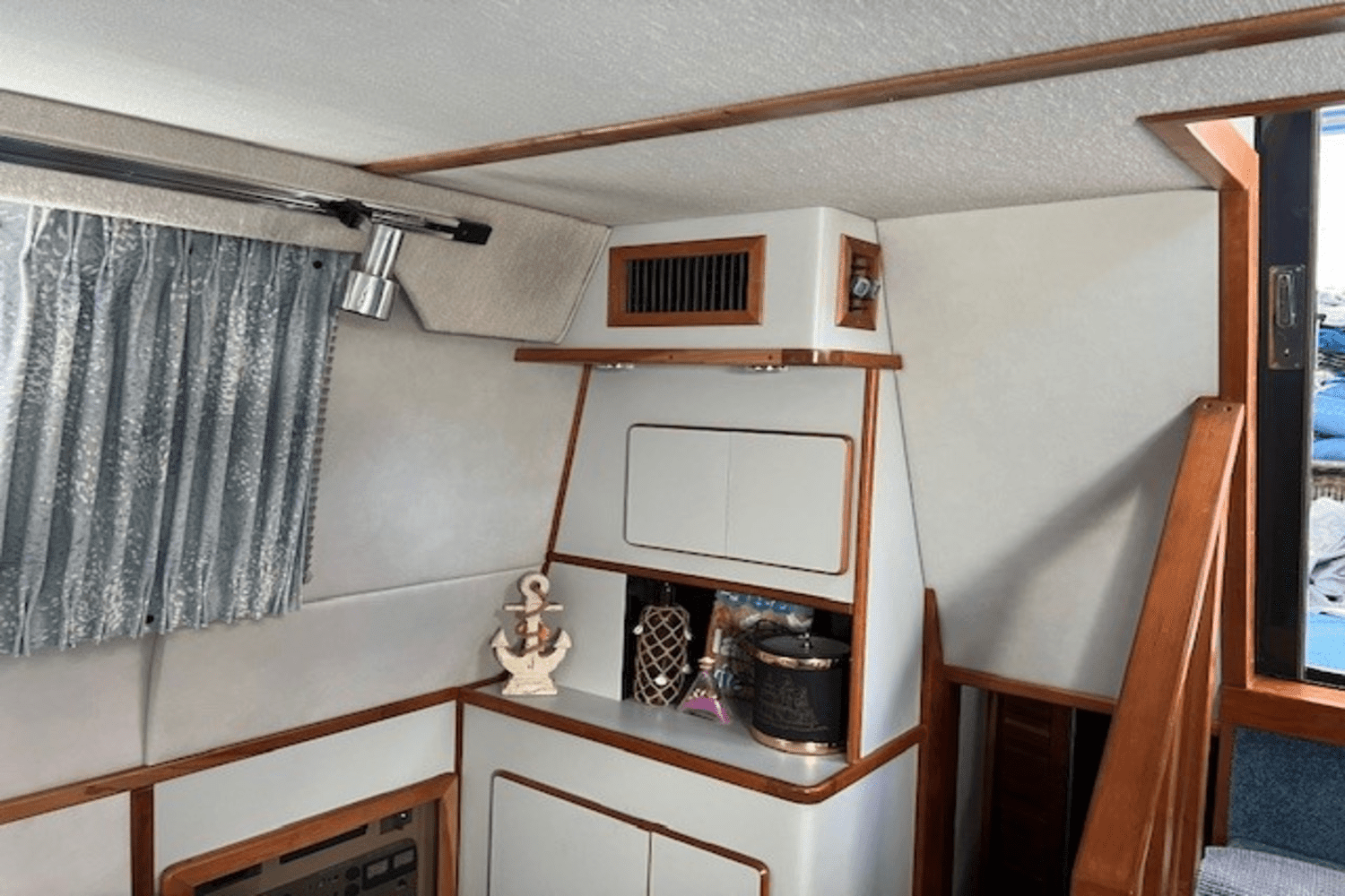 1990 Sea Ray 380 AFT CABIN Image Thumbnail #11