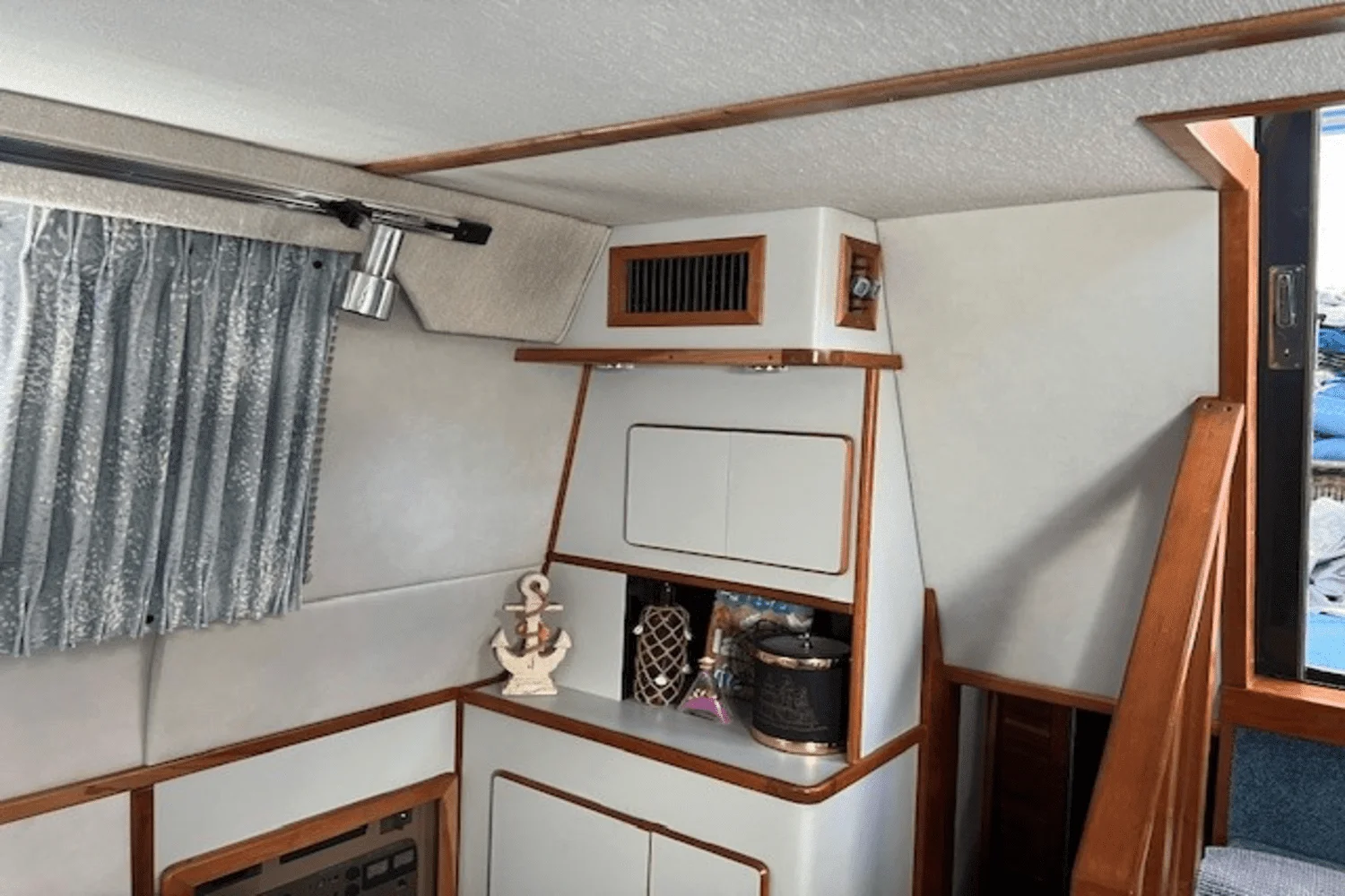 1990 Sea Ray 380 AFT CABIN Image Thumbnail #11