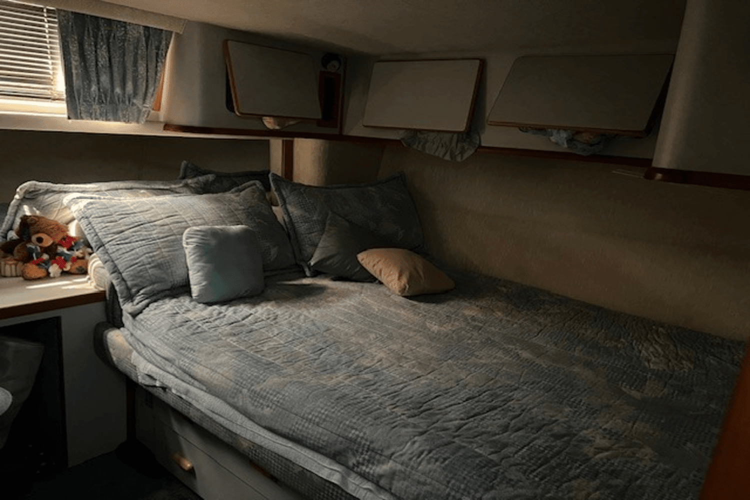 1990 Sea Ray 380 AFT CABIN Image Thumbnail #21