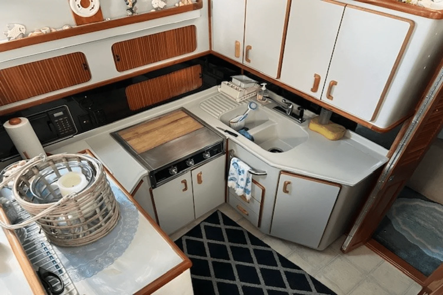 1990 Sea Ray 380 AFT CABIN Image Thumbnail #15