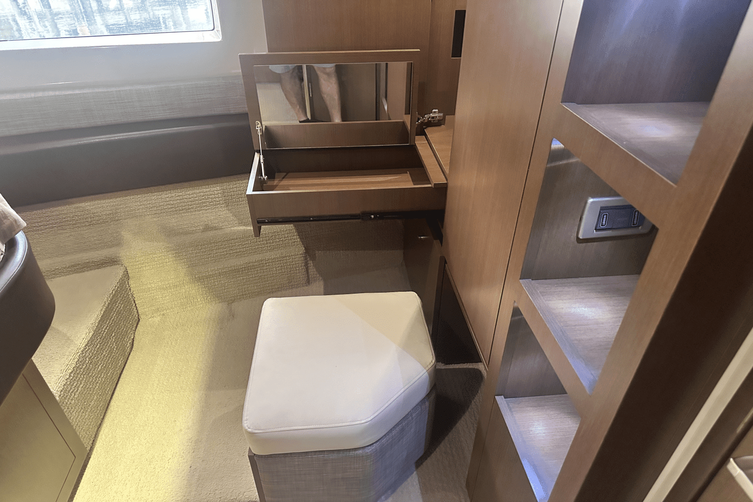 2016 Sea Ray 400 SUNDANCER Image Thumbnail #27