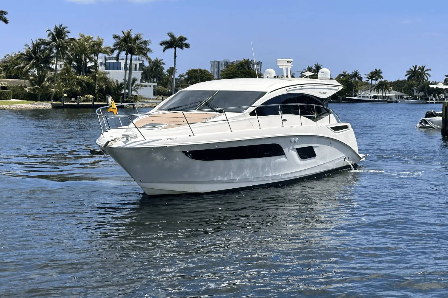 2016 Sea Ray 400 SUNDANCER Image Thumbnail #3