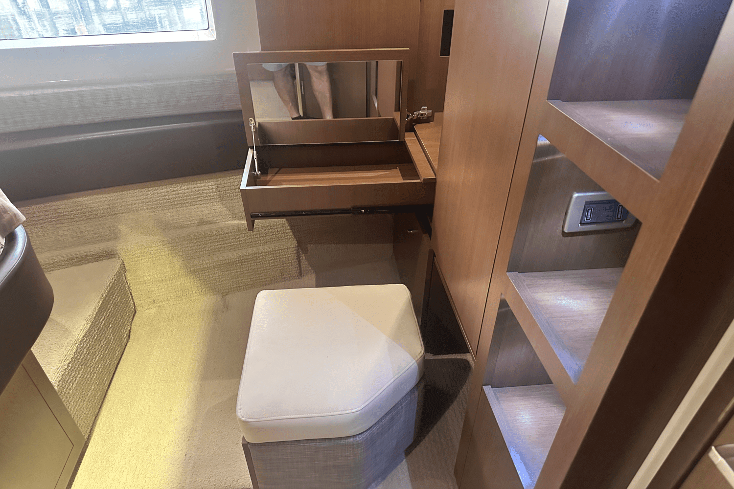 2016 Sea Ray 400 SUNDANCER Image Thumbnail #27