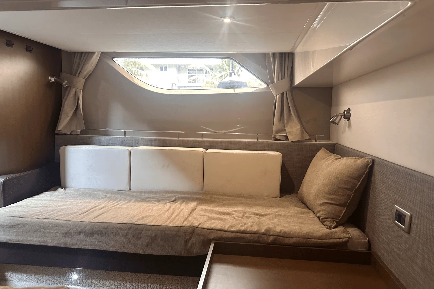 2016 Sea Ray 400 SUNDANCER Image Thumbnail #31