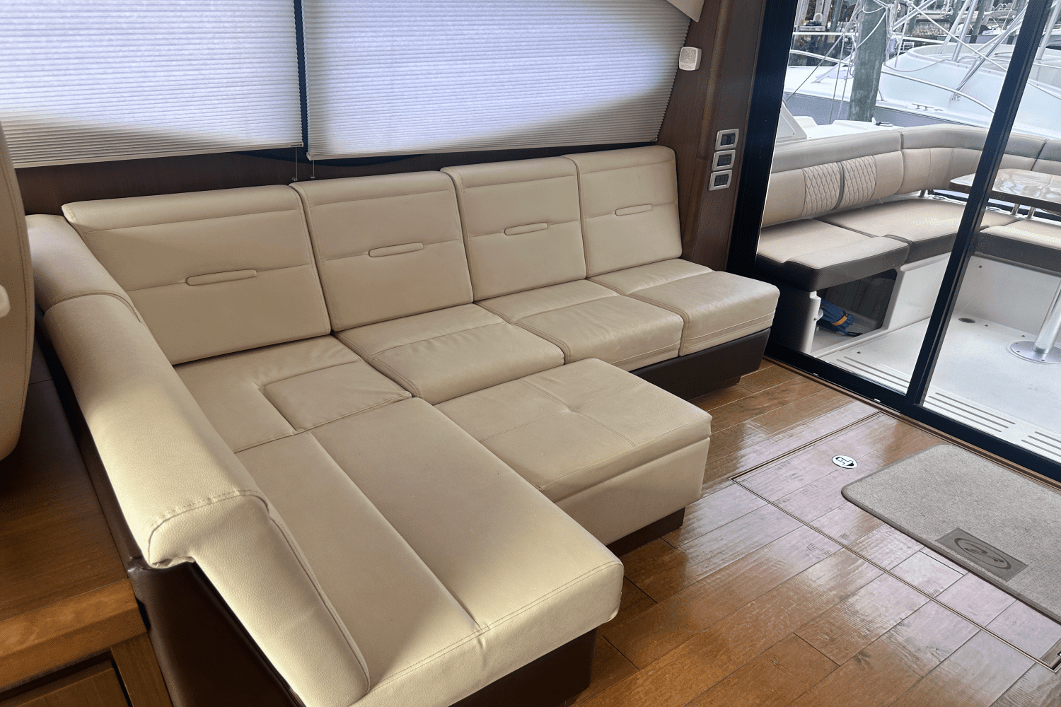 2016 Sea Ray 400 SUNDANCER Image Thumbnail #13