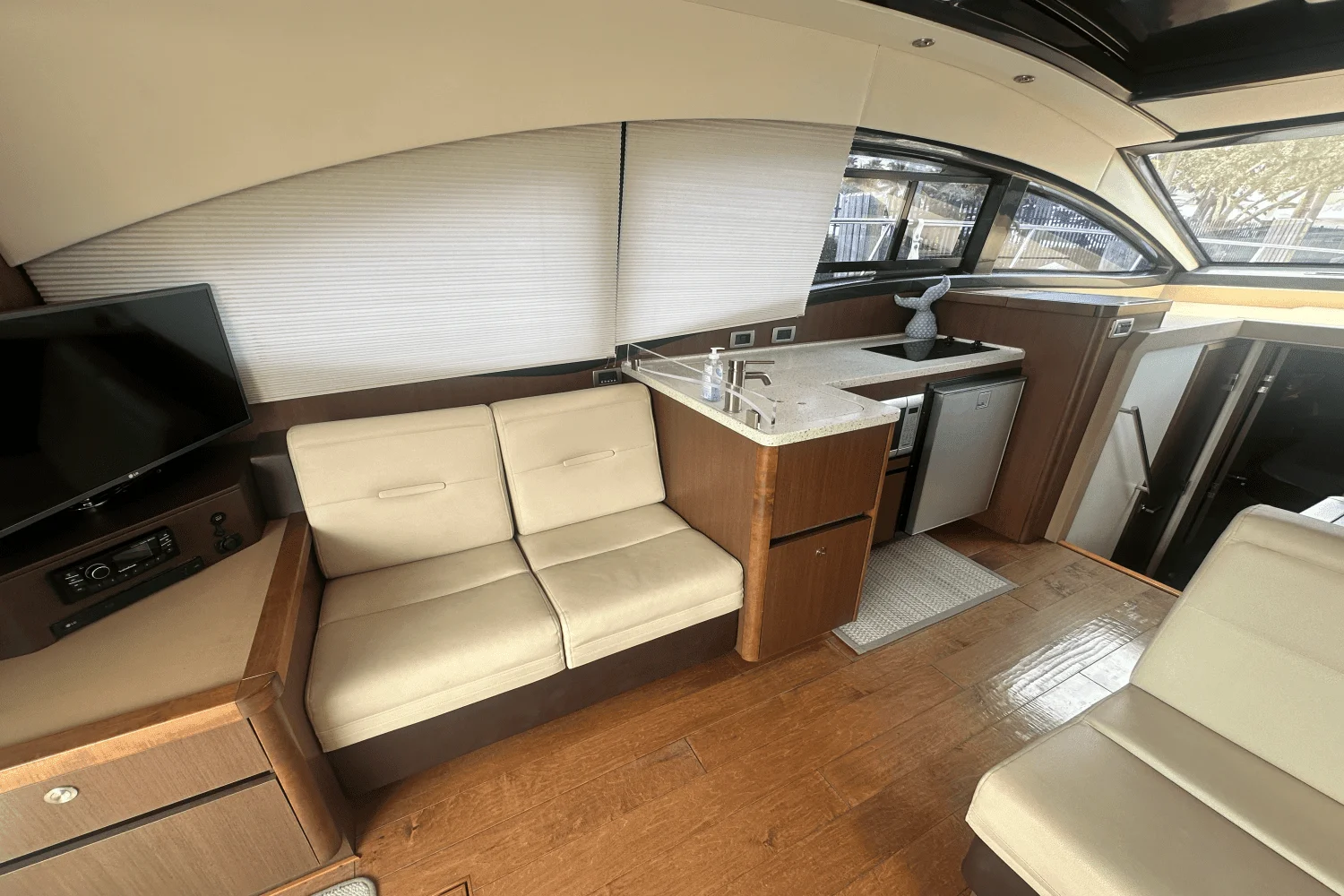 2016 Sea Ray 400 SUNDANCER Image Thumbnail #16