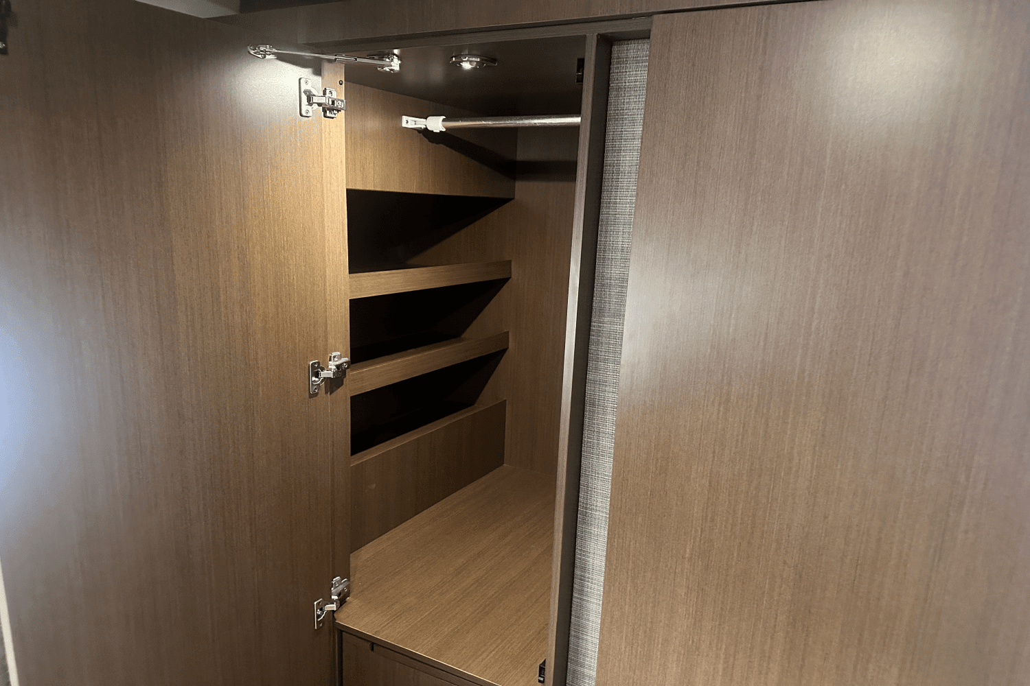 2016 Sea Ray 400 SUNDANCER Image Thumbnail #26