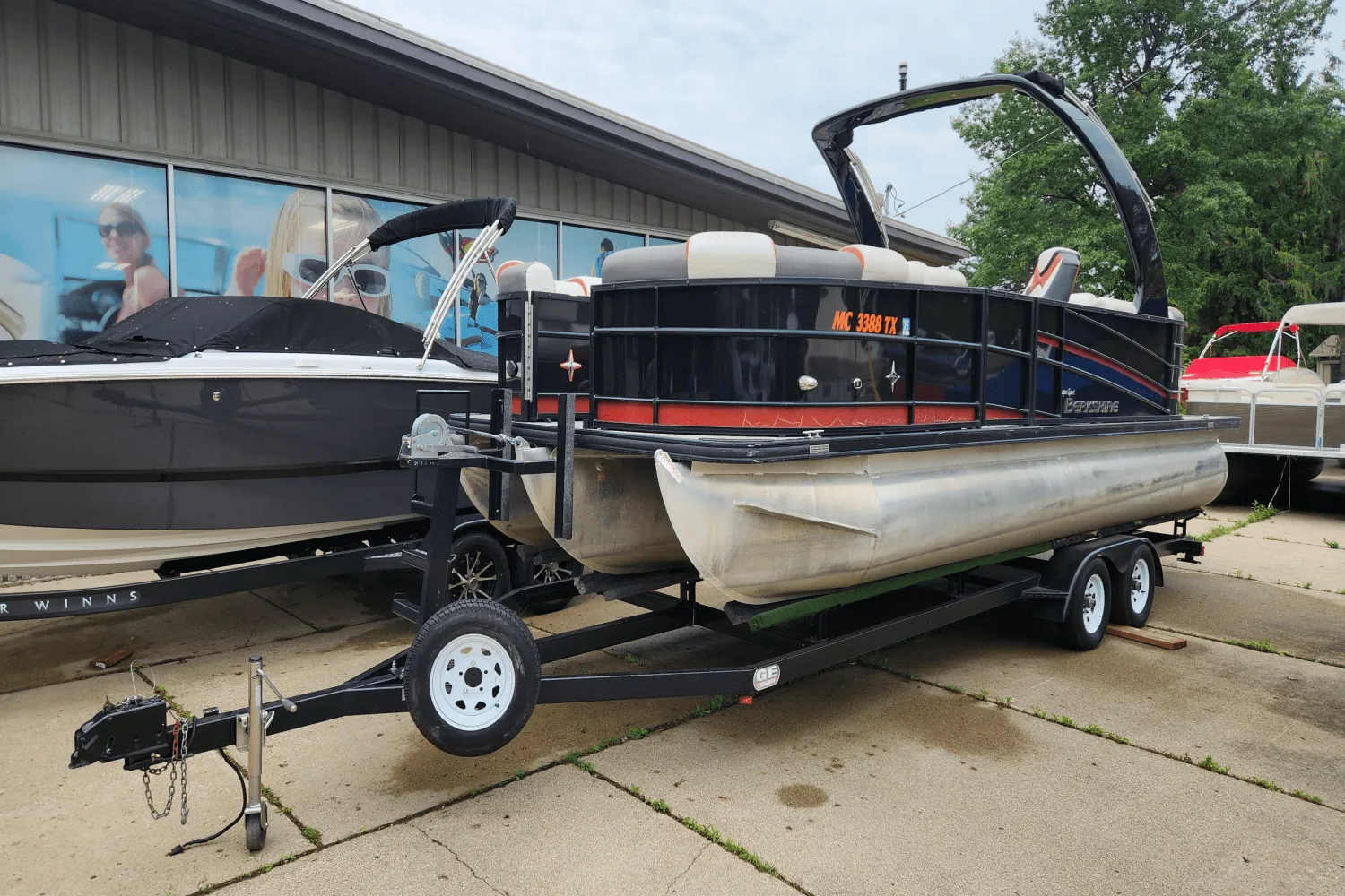 2017 Berkshire 23SRFX ARCH S Image Thumbnail #0