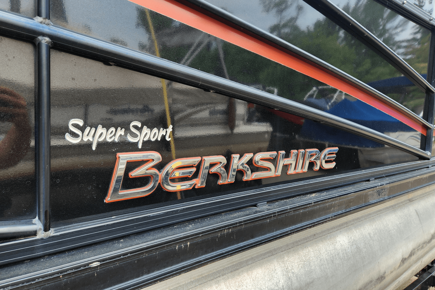 2017 Berkshire 23SRFX ARCH S Image Thumbnail #2