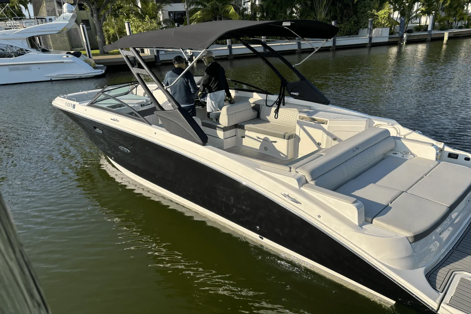 2023 Sea Ray 290 SDX OB Image Thumbnail #7
