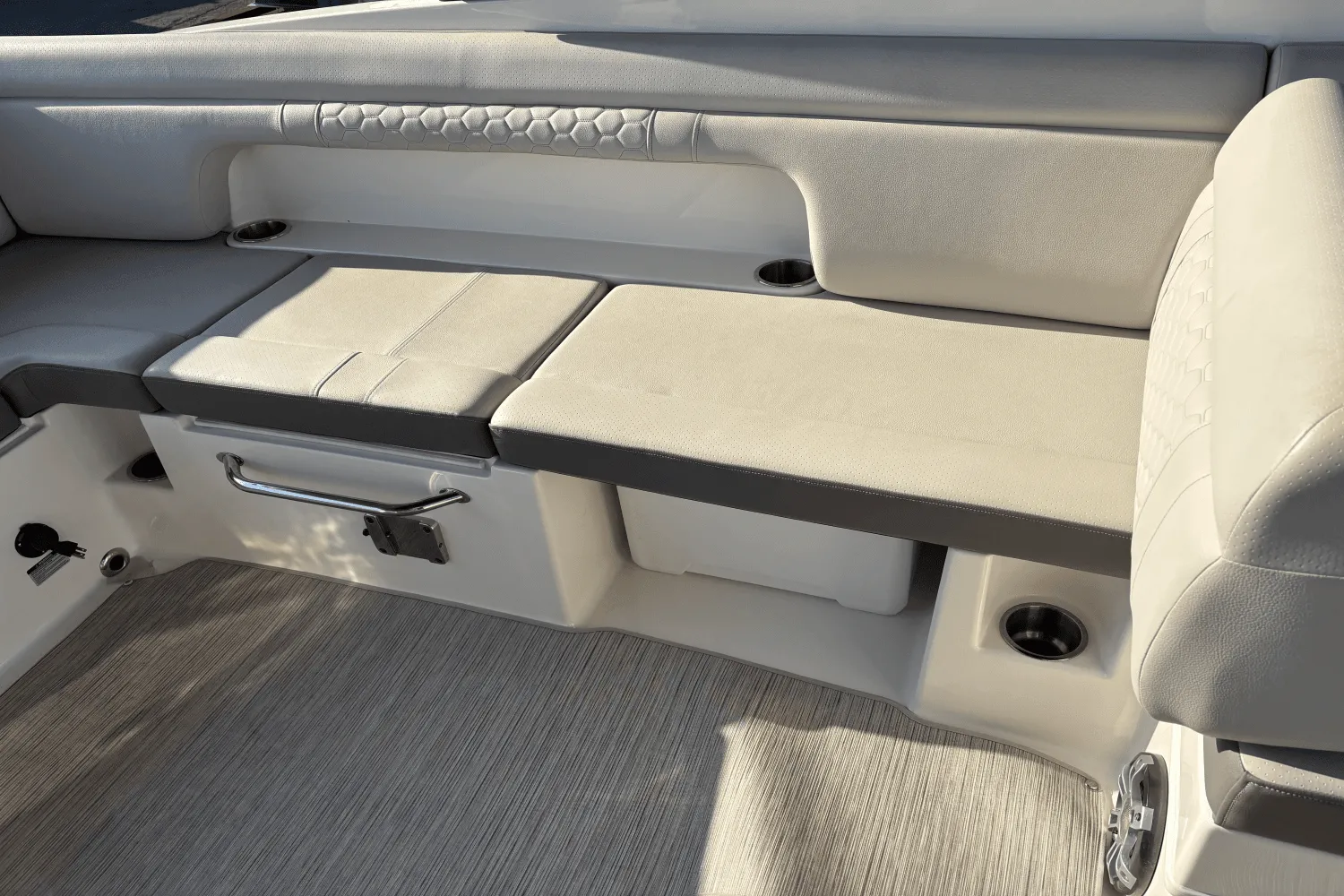 2023 Sea Ray 290 SDX OB Image Thumbnail #29