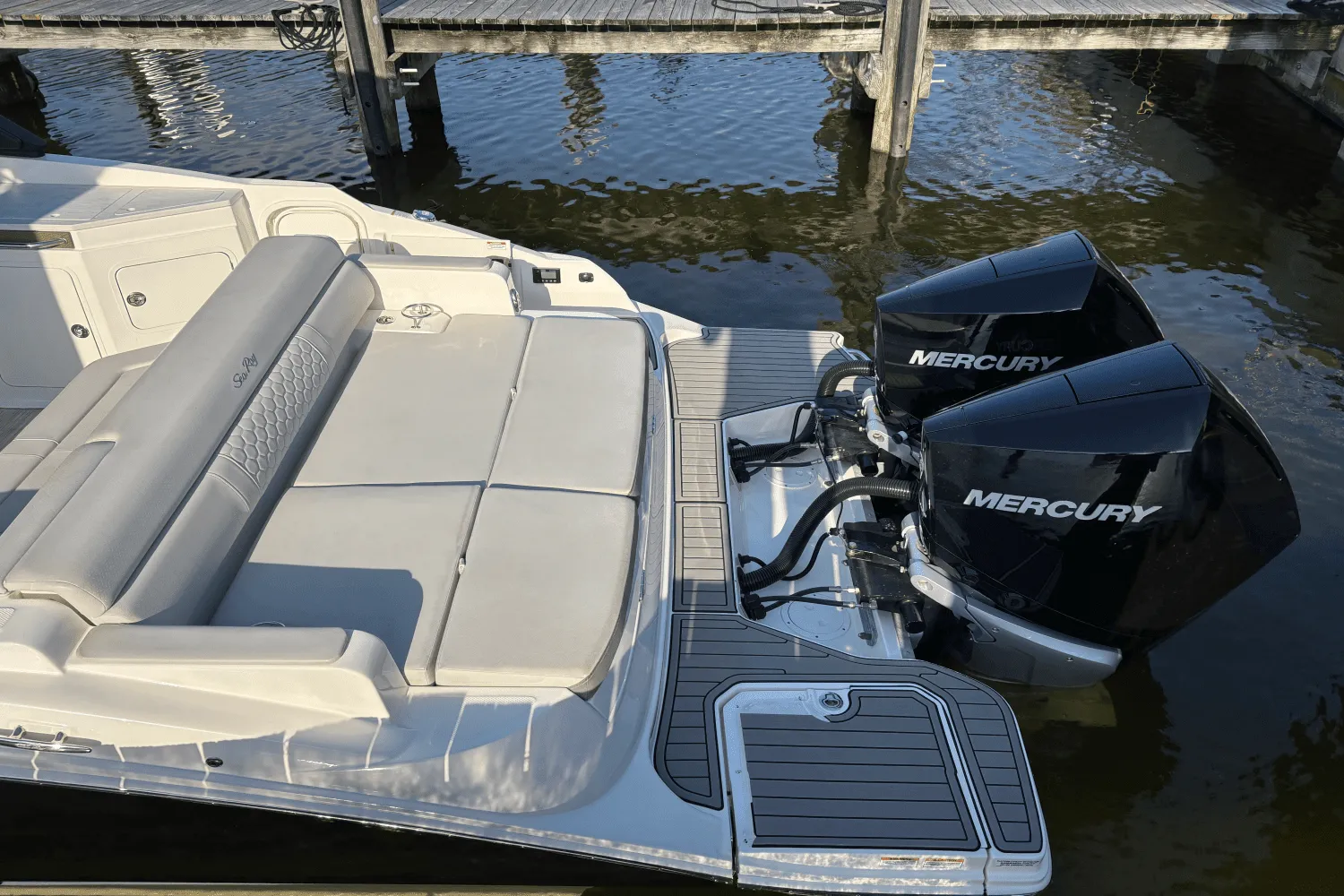 2023 Sea Ray 290 SDX OB Image Thumbnail #17