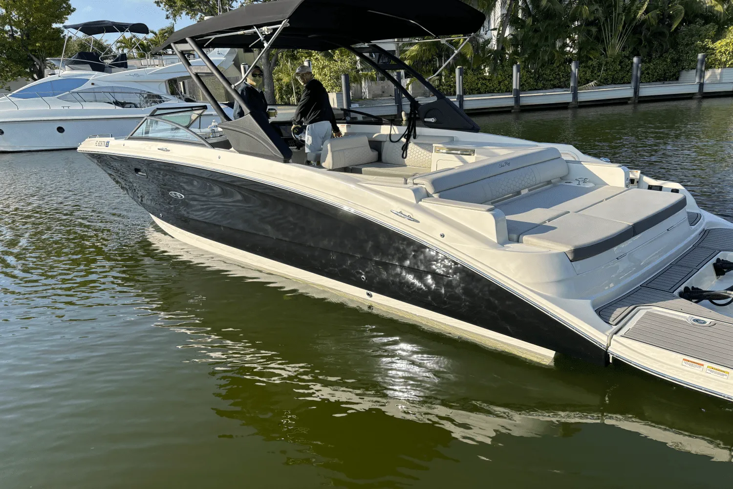 2023 Sea Ray 290 SDX OB Image Thumbnail #8
