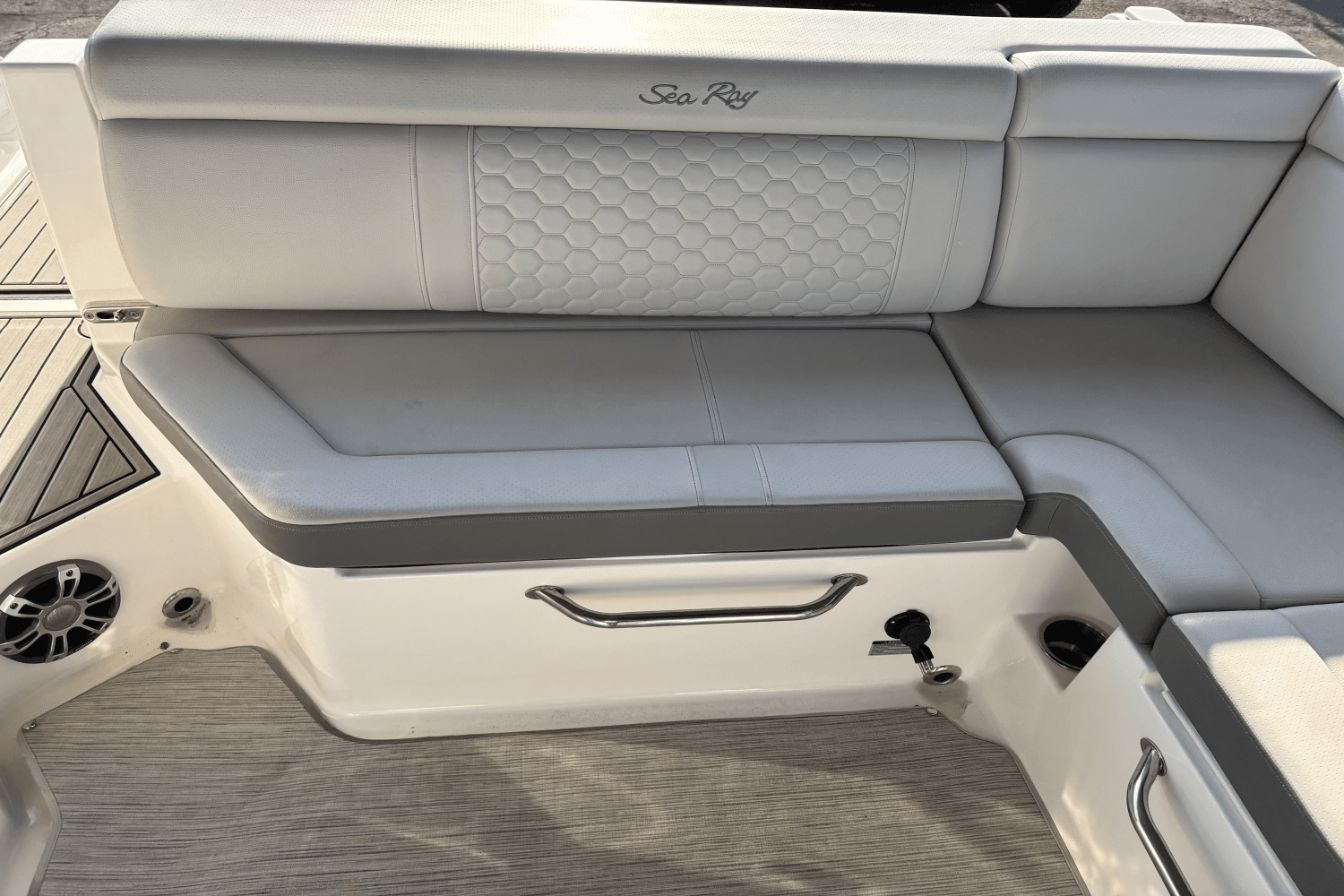 2023 Sea Ray 290 SDX OB Image Thumbnail #34