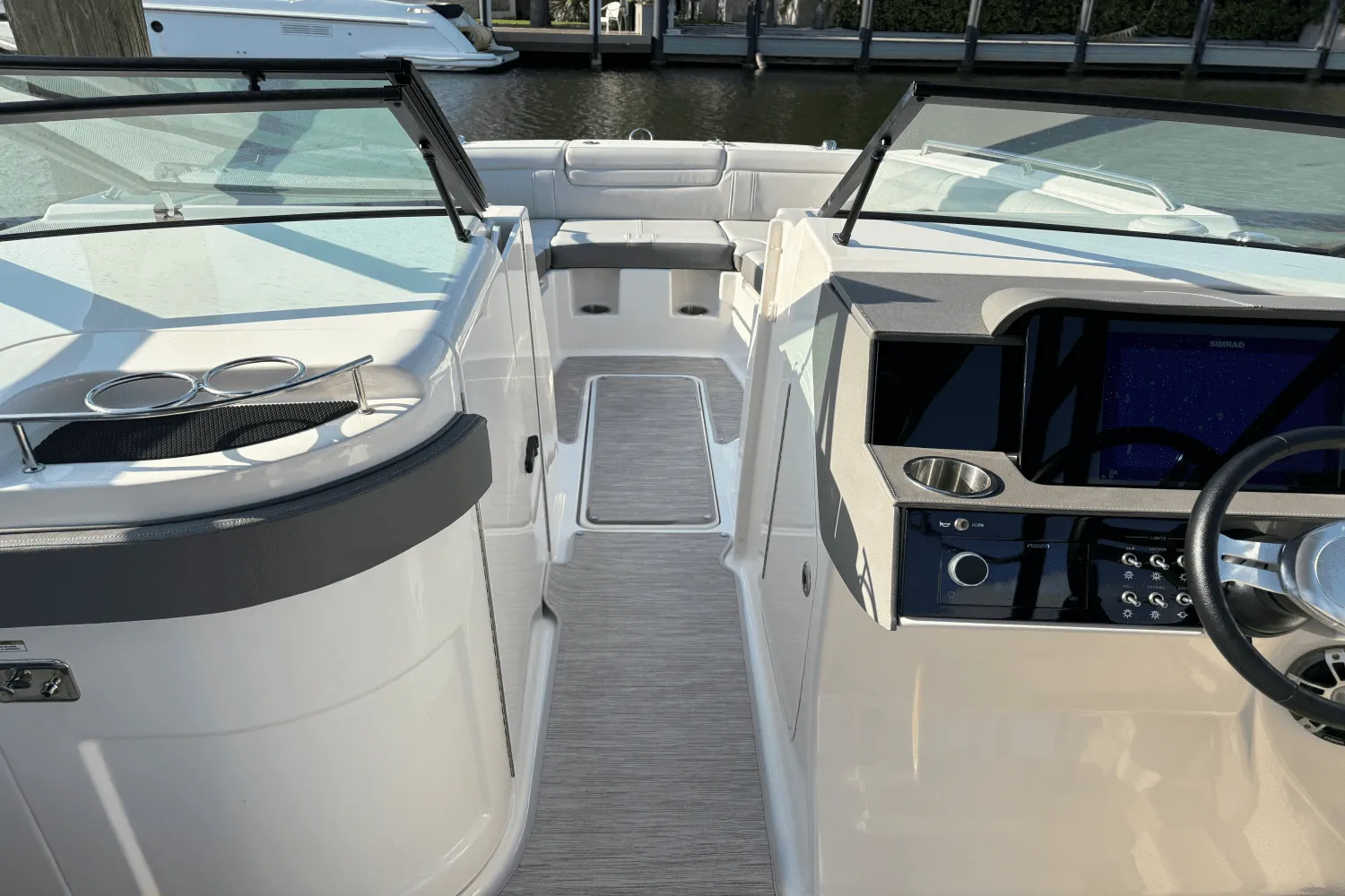 2023 Sea Ray 290 SDX OB Image Thumbnail #15