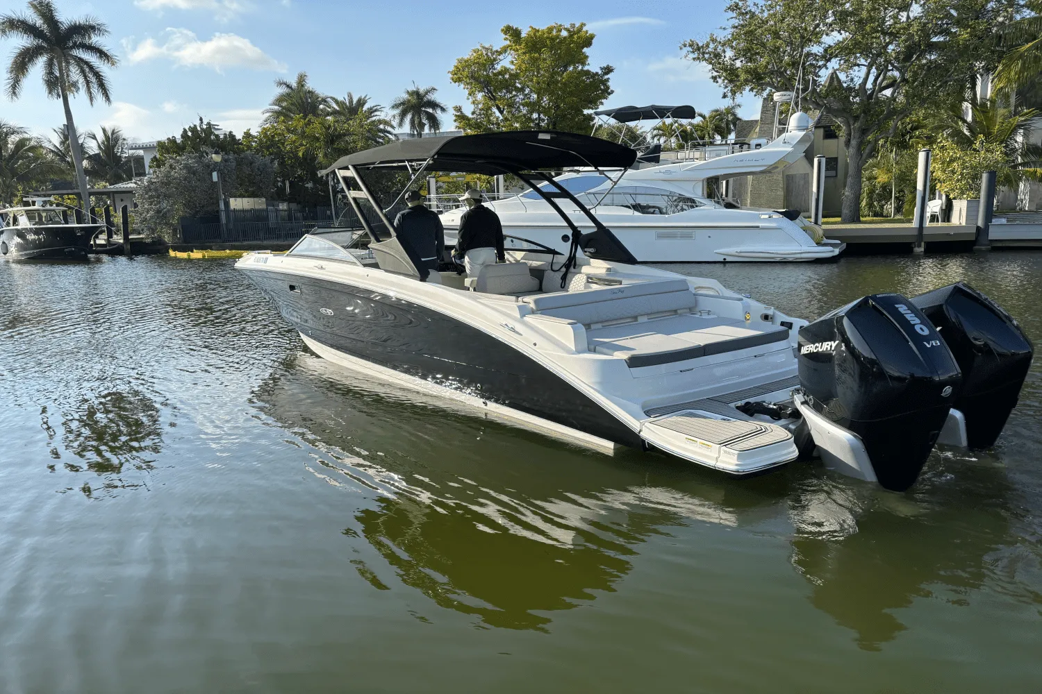 2023 Sea Ray 290 SDX OB Image Thumbnail #5