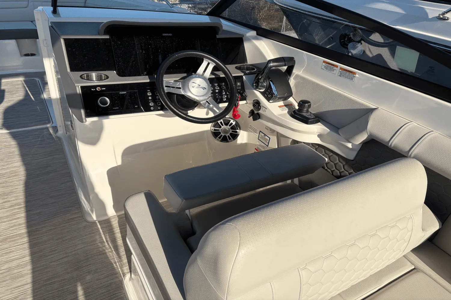 2023 Sea Ray 290 SDX OB Image Thumbnail #32
