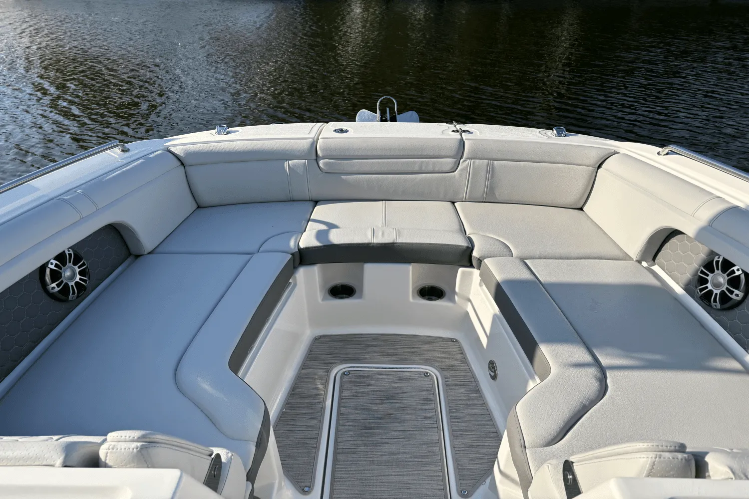 2023 Sea Ray 290 SDX OB Image Thumbnail #12