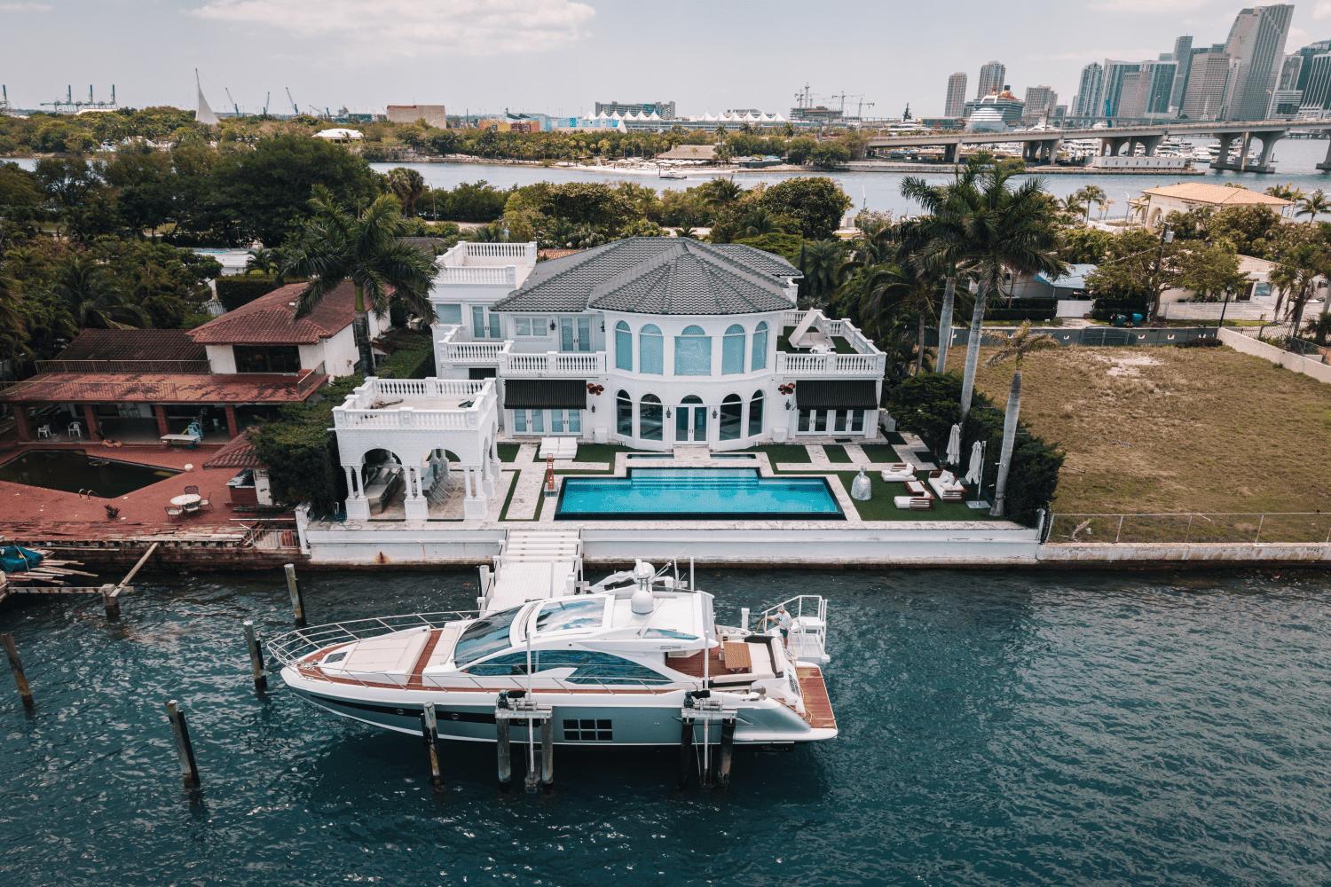 2017 Azimut
                                                             55S Image Thumbnail #15