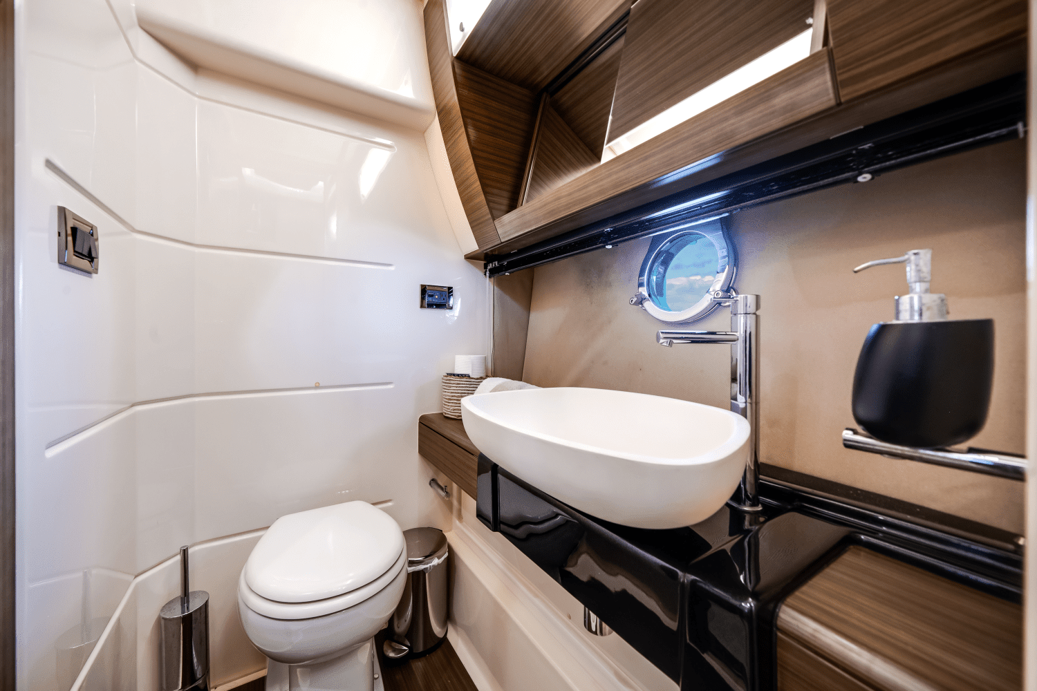 2017 Azimut 55S Image Thumbnail #33