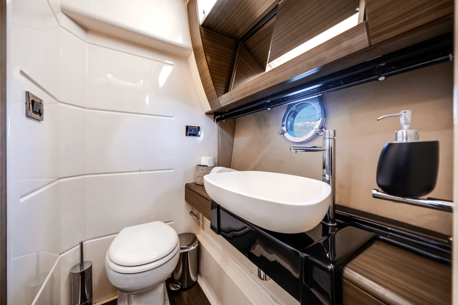 2017 Azimut 55S Image Thumbnail #33