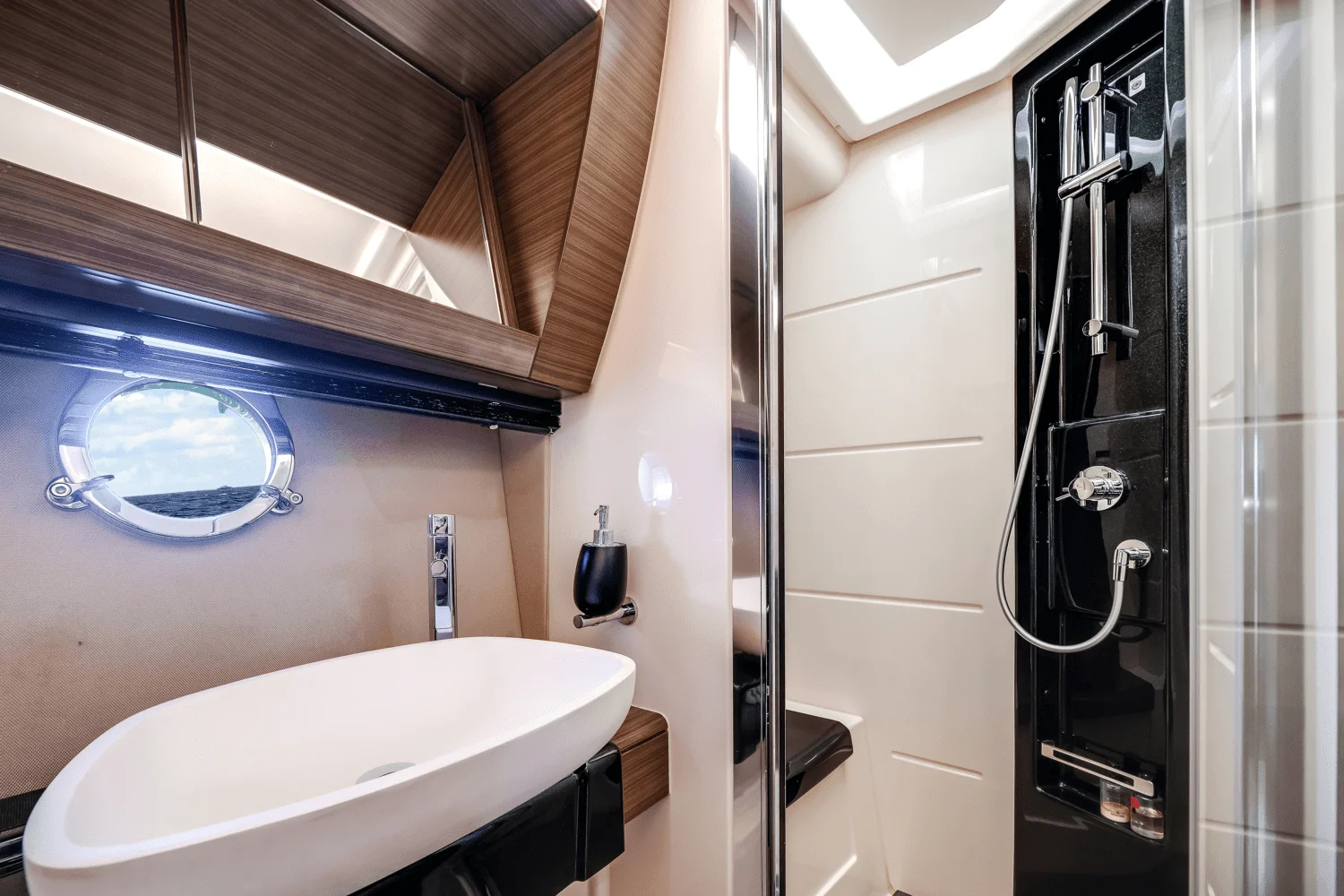 2017 Azimut 55S Image Thumbnail #32