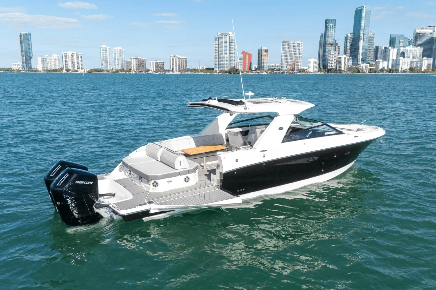 2023 Sea Ray 400 SLX OB Image Thumbnail #8