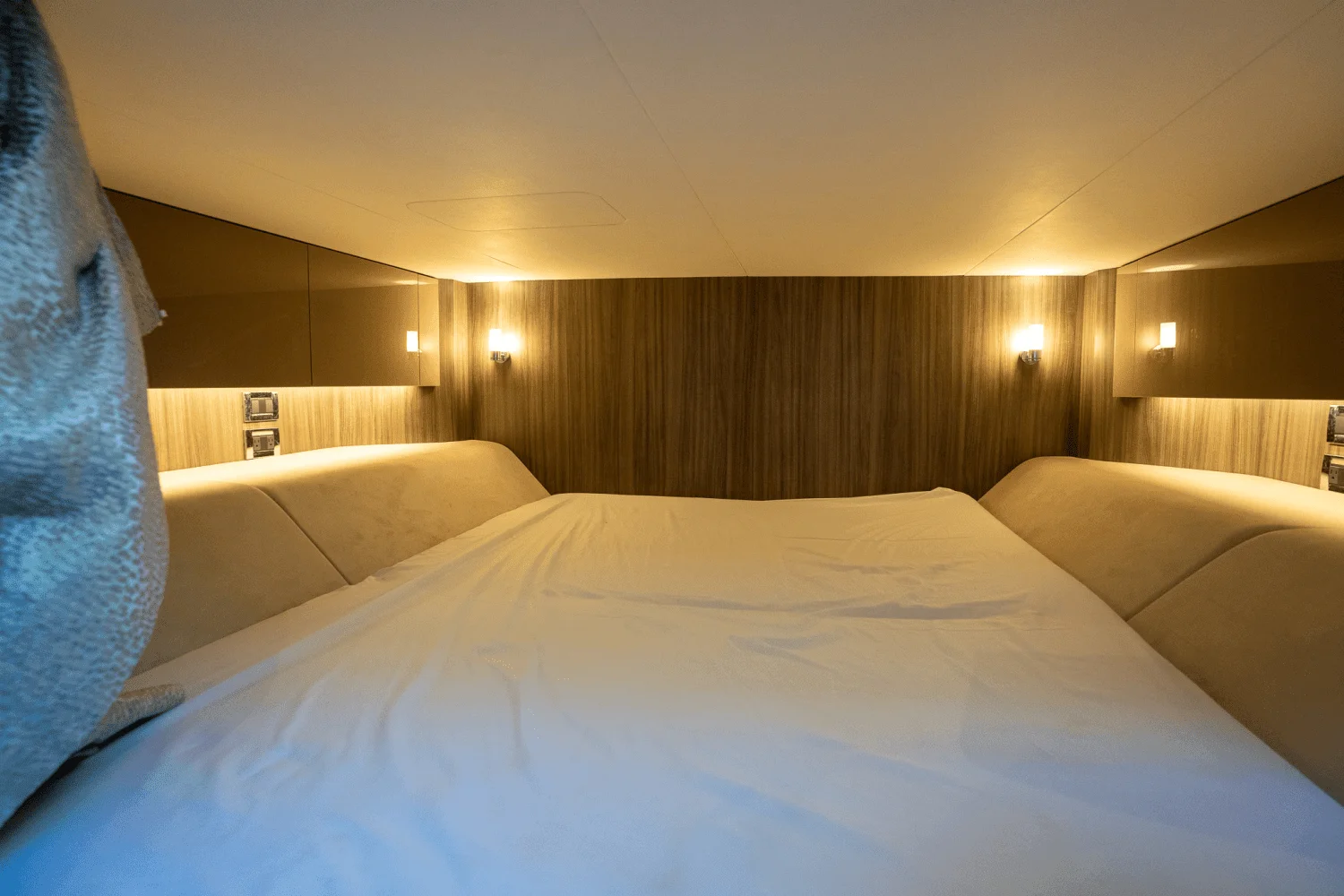 2023 Sea Ray 400 SLX OB Image Thumbnail #18