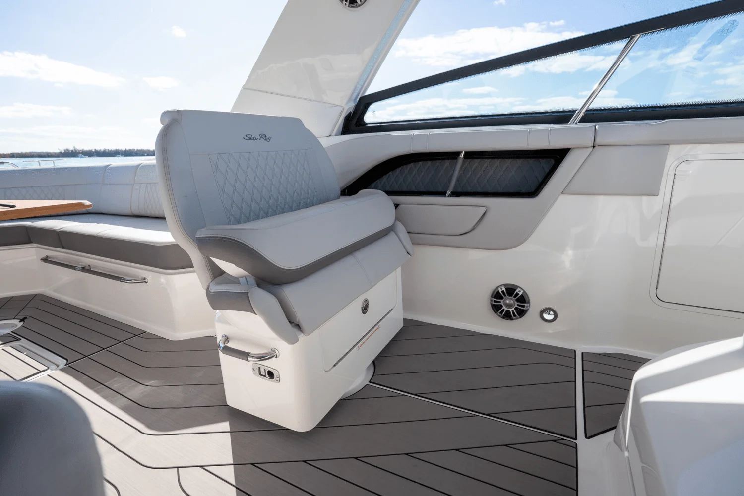 2023 Sea Ray 400 SLX OB Image Thumbnail #39