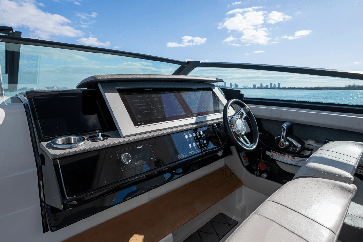 2023 Sea Ray 400 SLX OB Image Thumbnail #24