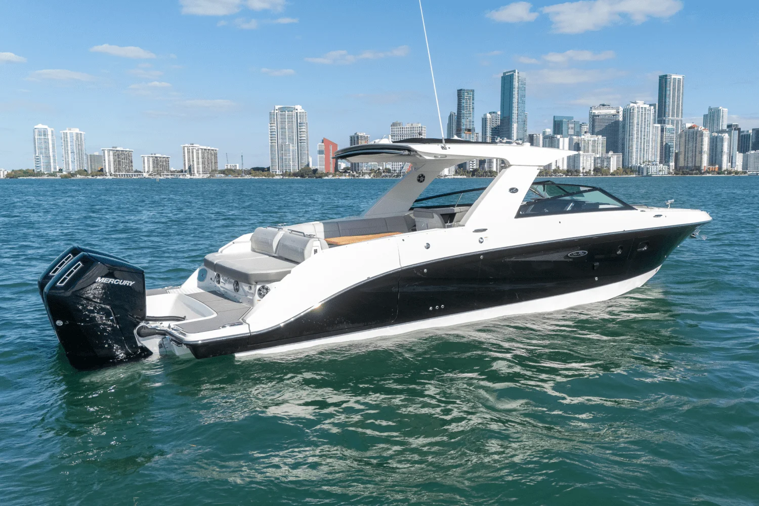 2023 Sea Ray 400 SLX OB Image Thumbnail #6