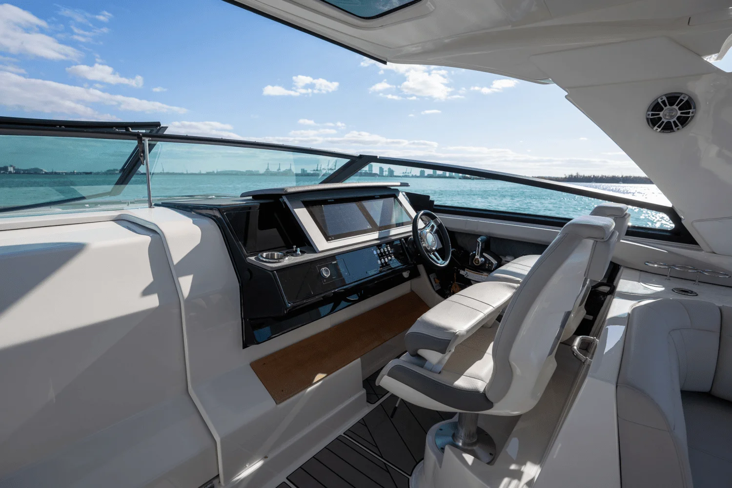 2023 Sea Ray 400 SLX OB Image Thumbnail #23