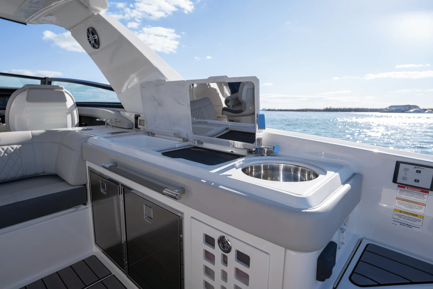 2023 Sea Ray 400 SLX OB Image Thumbnail #38