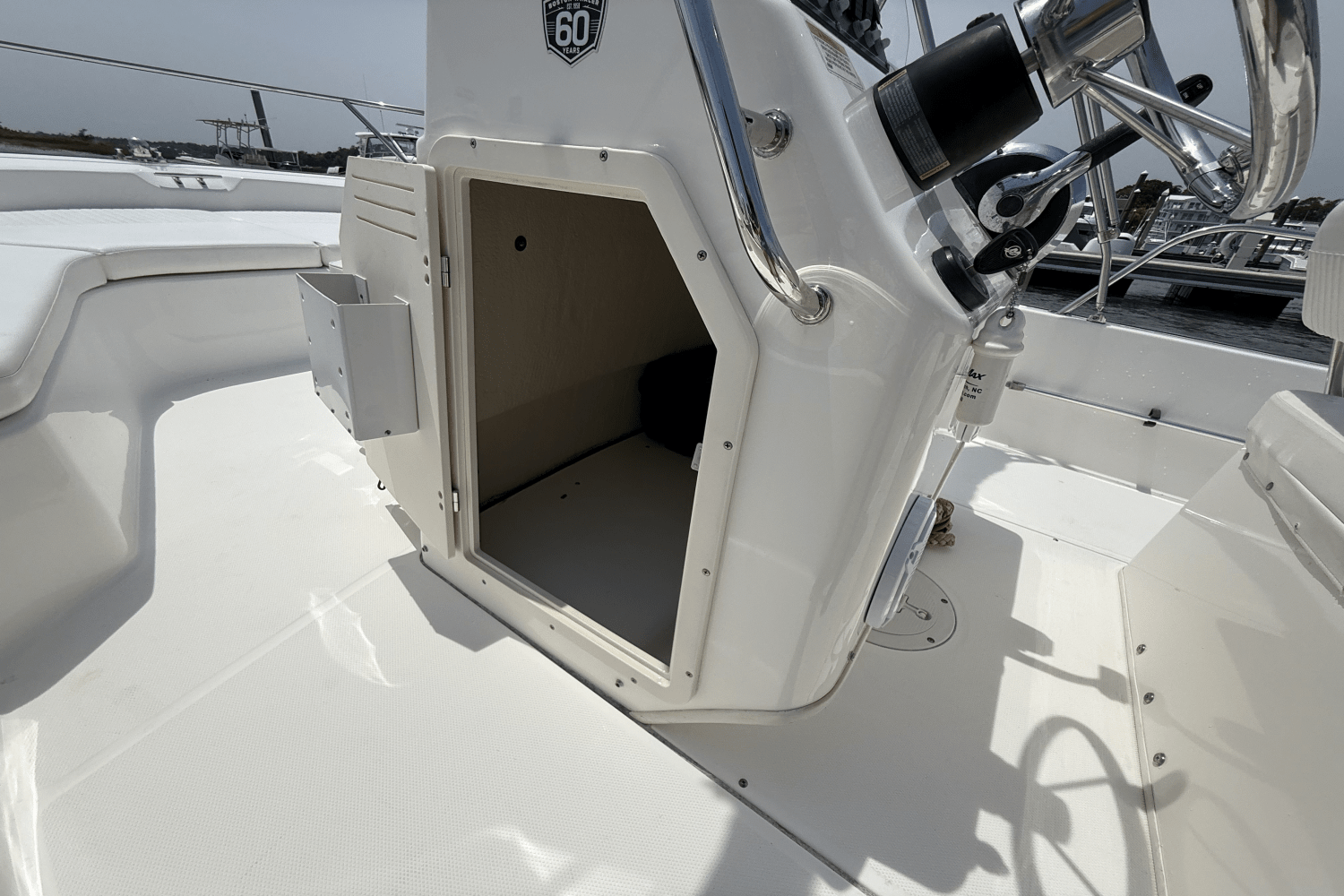 2018 Boston Whaler 190 Montauk Image Thumbnail #14