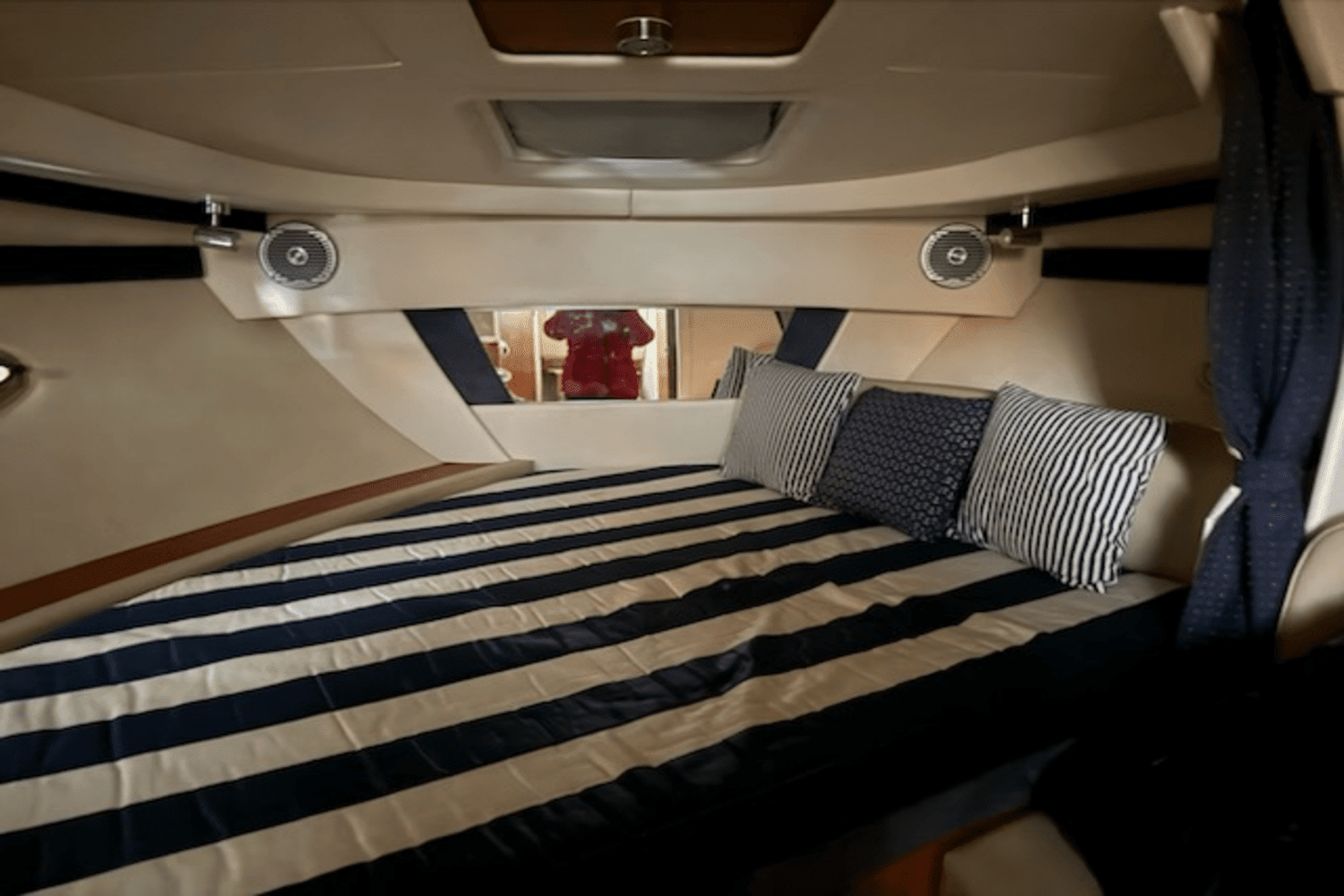 2008 Bayliner 320SB Image Thumbnail #20