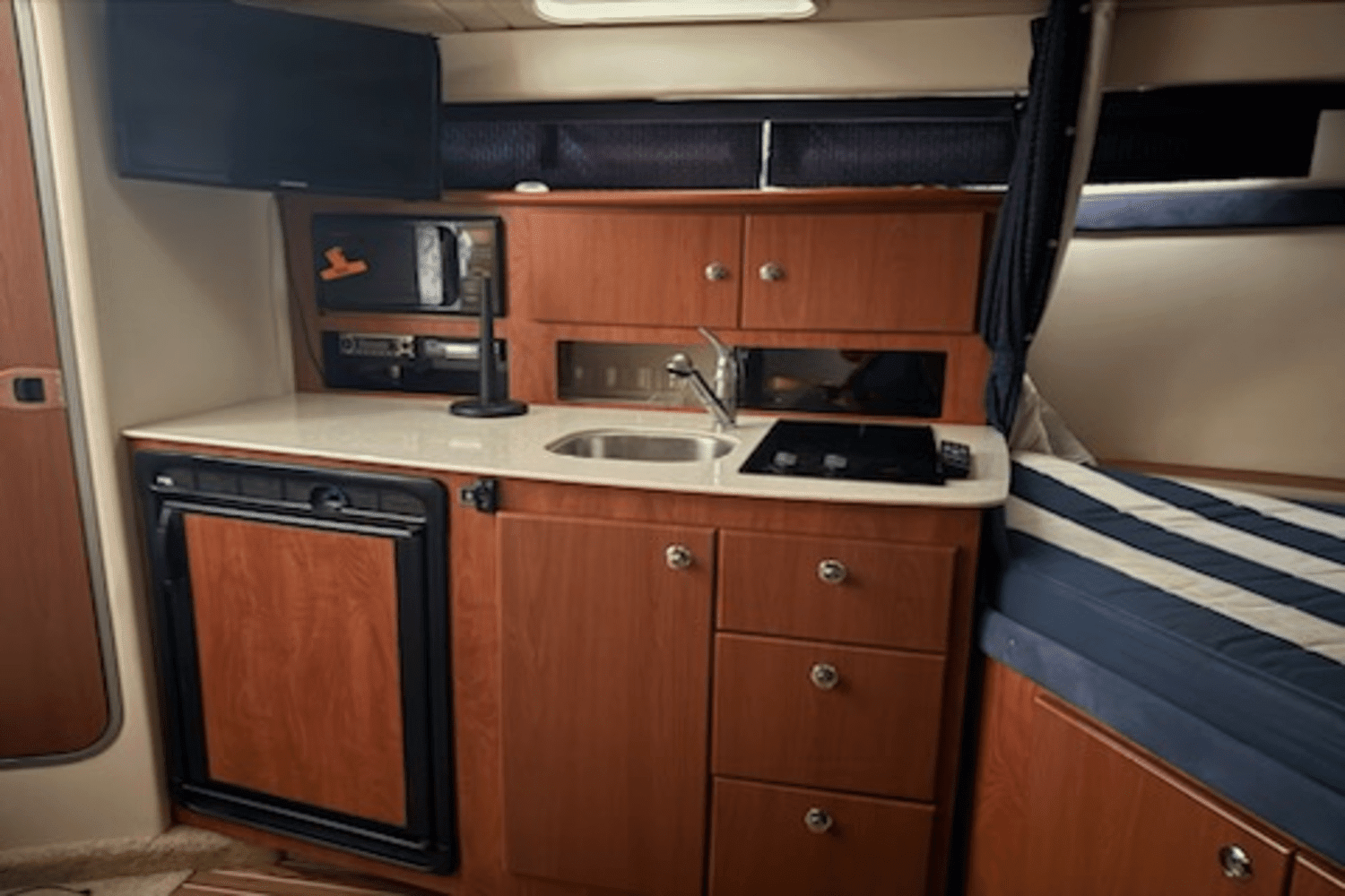 2008 Bayliner 320SB Image Thumbnail #14