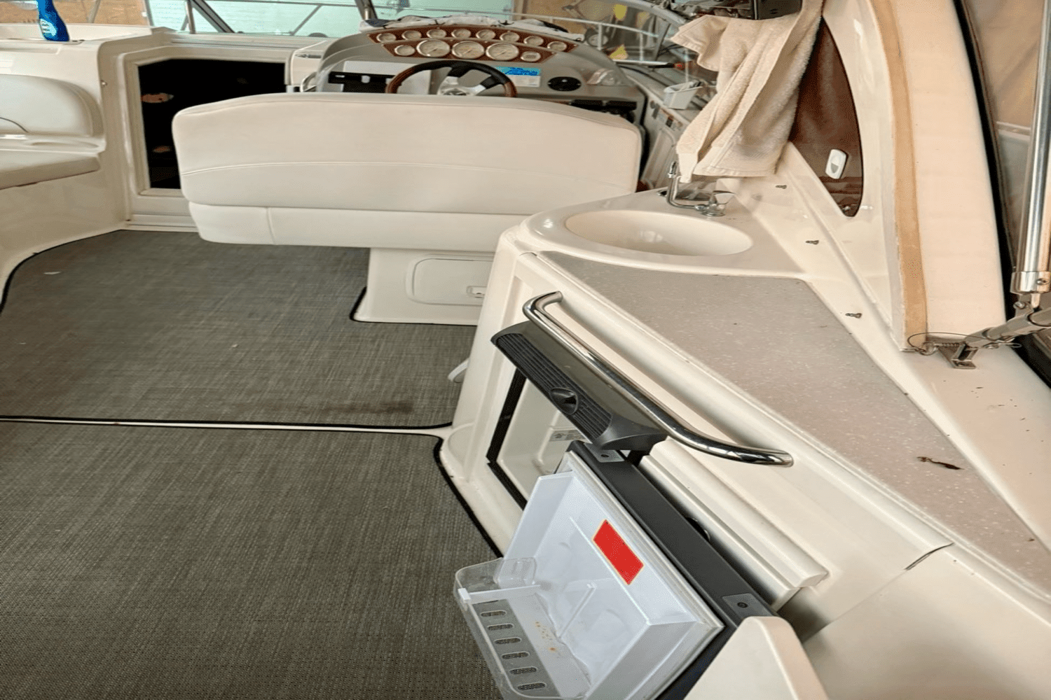 2008 Bayliner 320SB Image Thumbnail #9