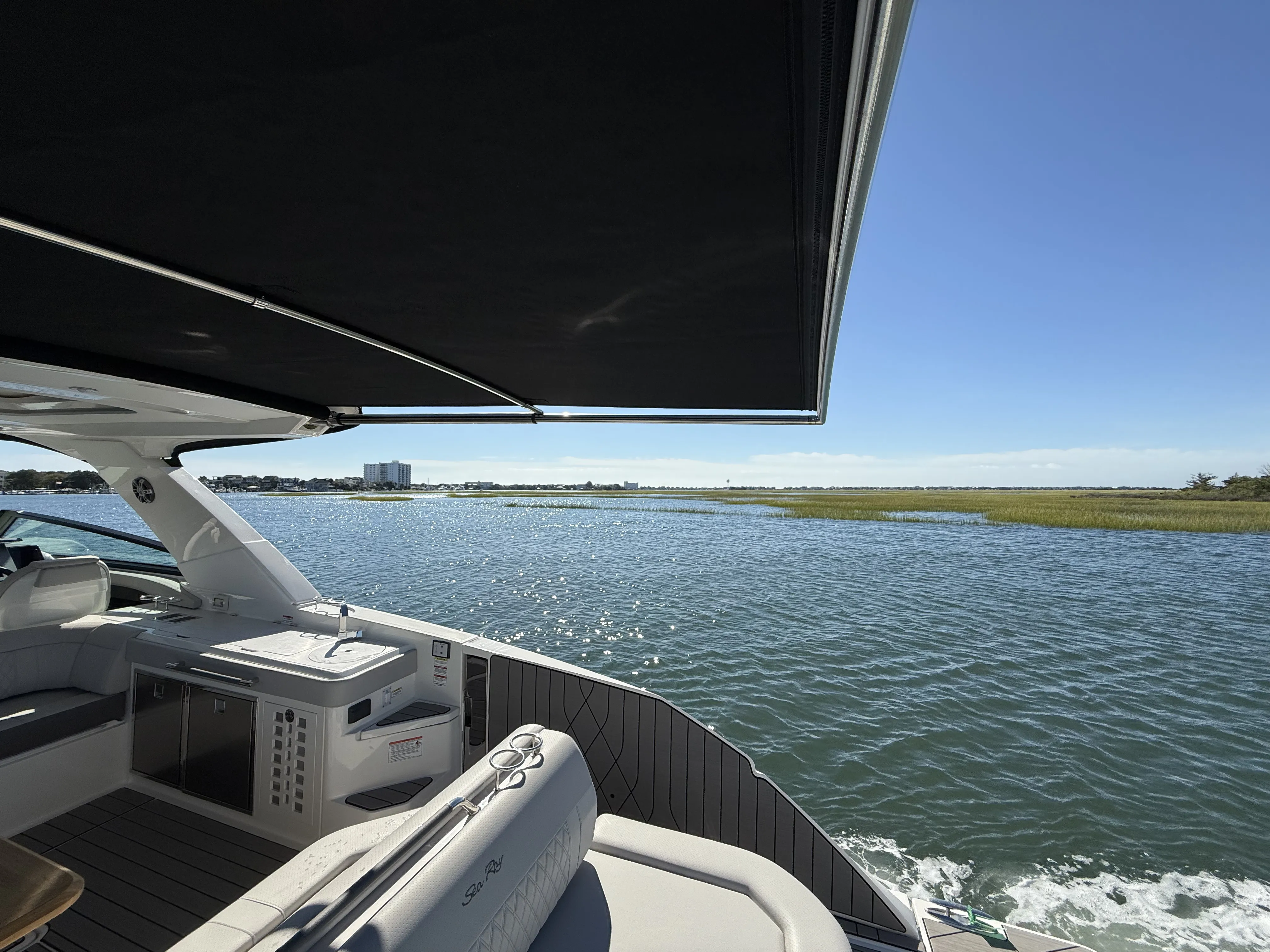 2026 Sea Ray SLX 400 Outboard Image Thumbnail #7
