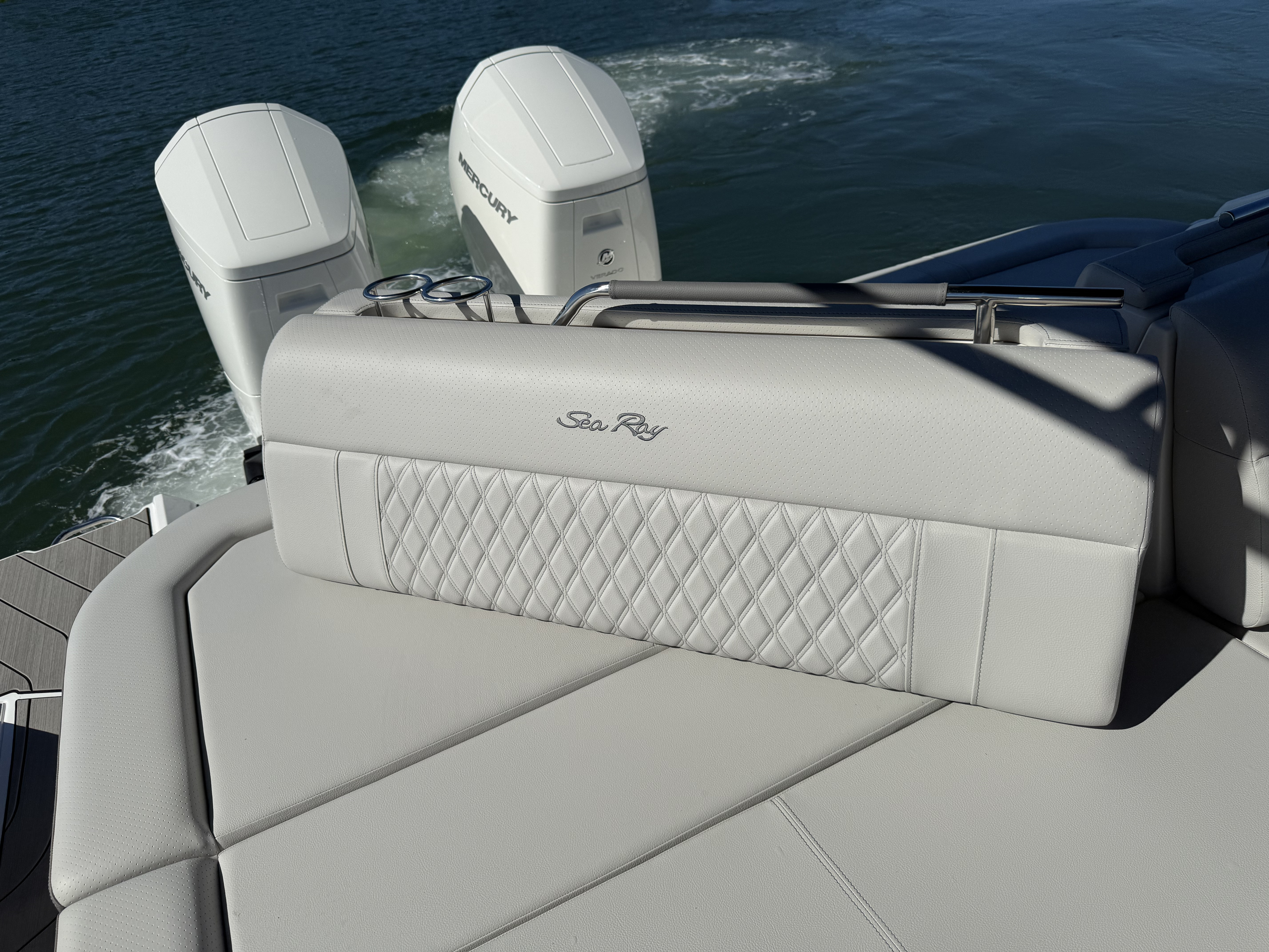 2026 Sea Ray SLX 400 Outboard Image Thumbnail #8