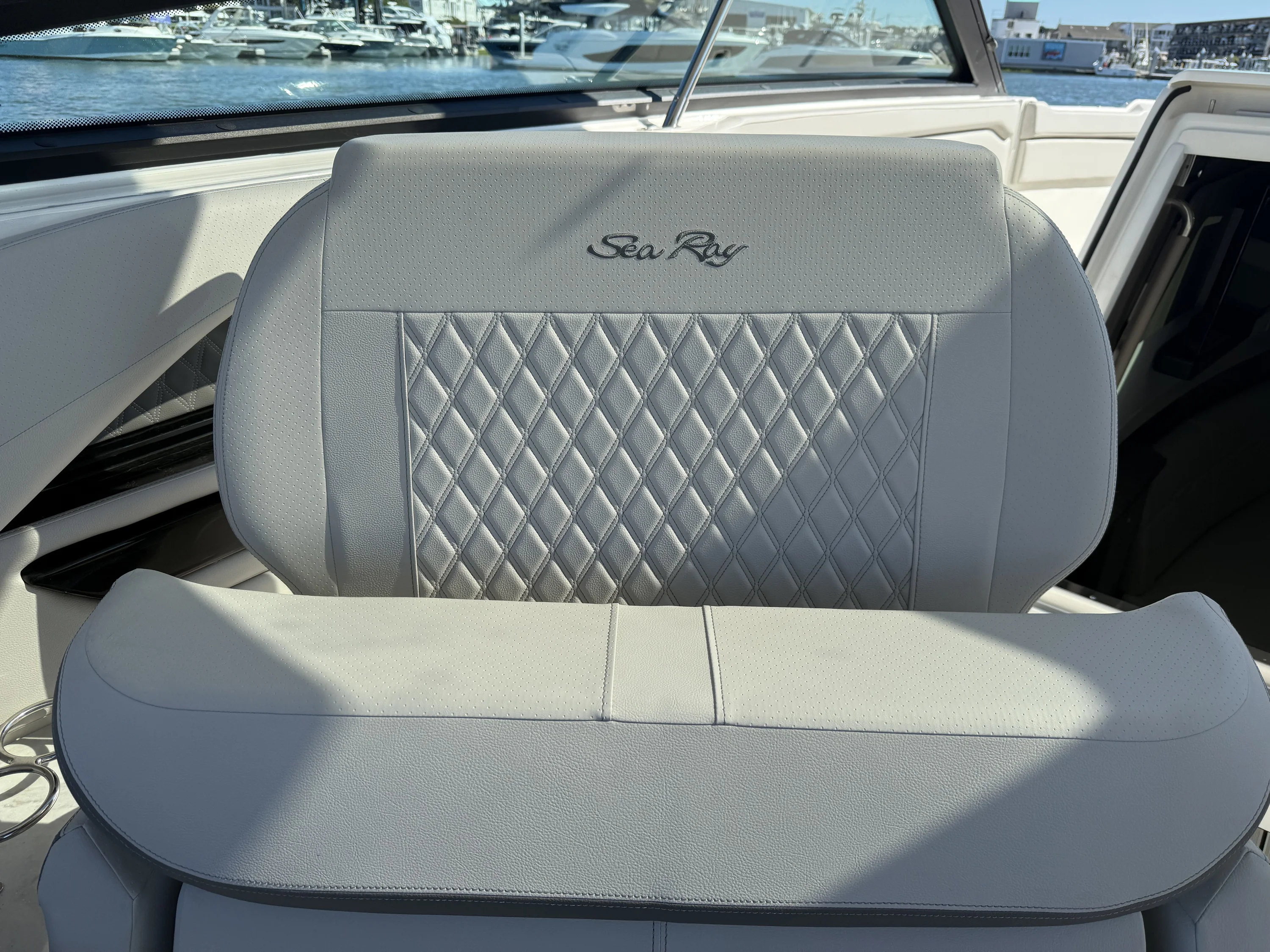 2026 Sea Ray SLX 400 Outboard Image Thumbnail #13