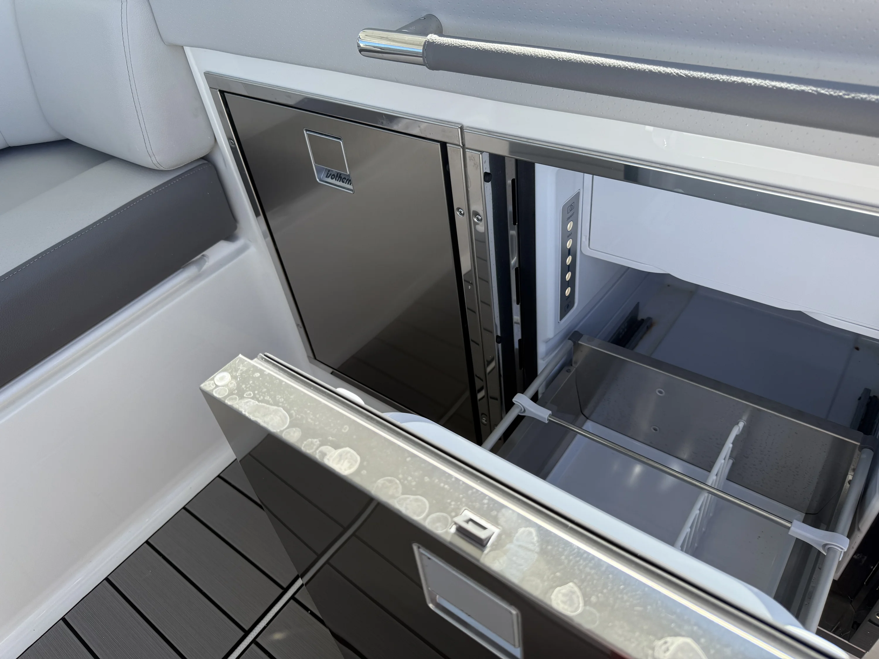 2026 Sea Ray SLX 400 Outboard Image Thumbnail #11