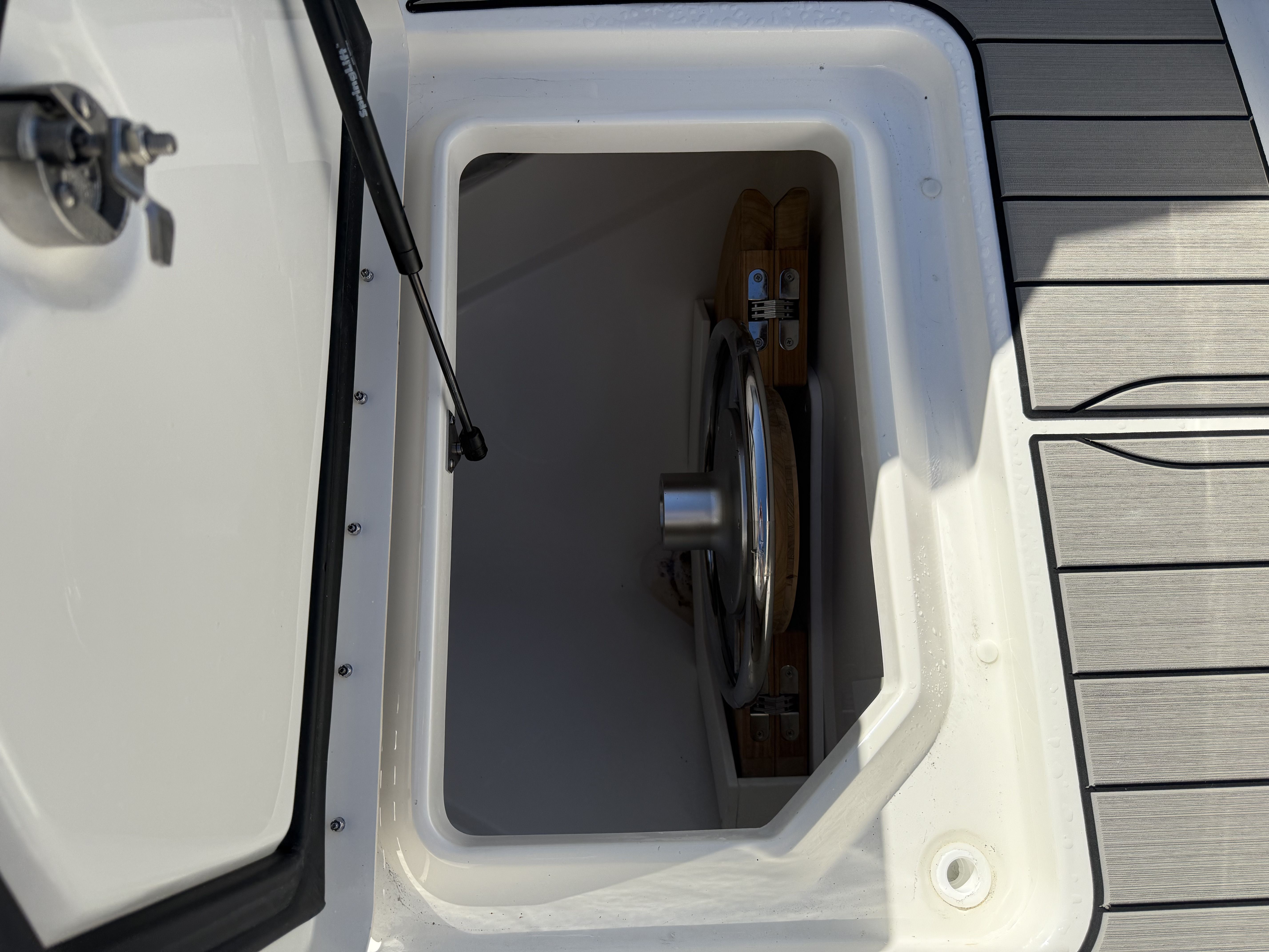 2026 Sea Ray SLX 400 Outboard Image Thumbnail #18