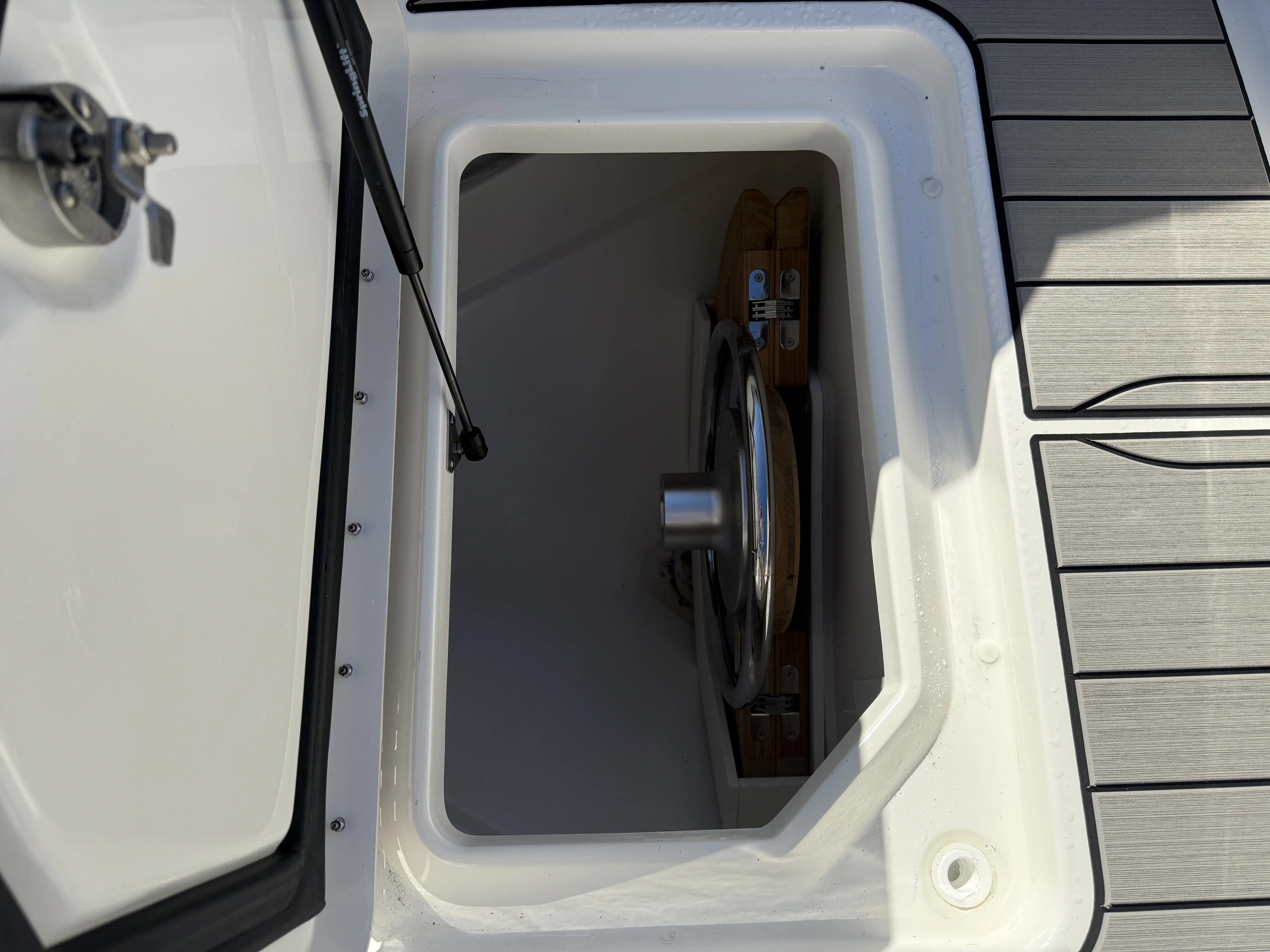 2026 Sea Ray SLX 400 Outboard Image Thumbnail #18