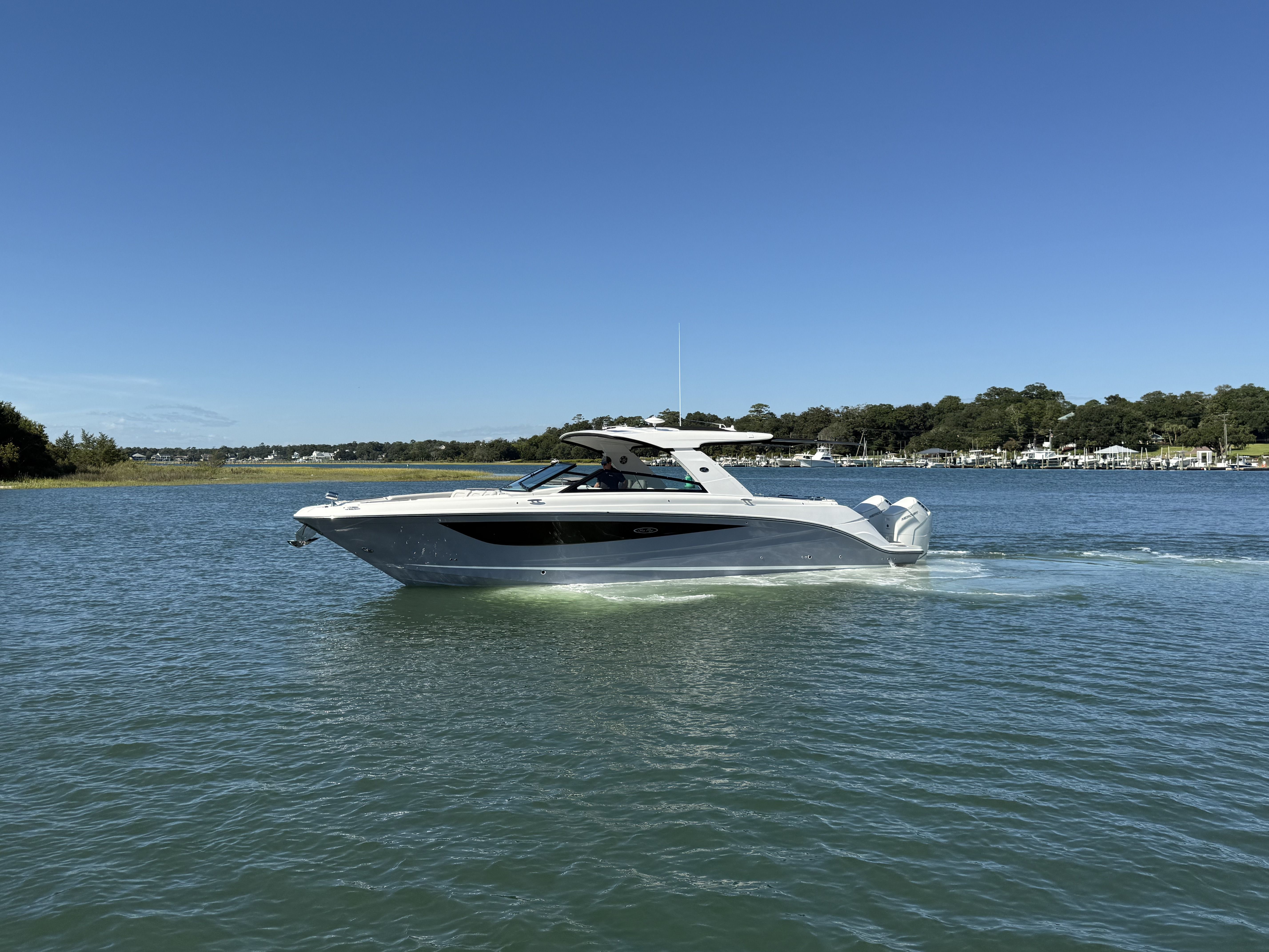 2026 Sea Ray SLX 400 Outboard Image Thumbnail #0