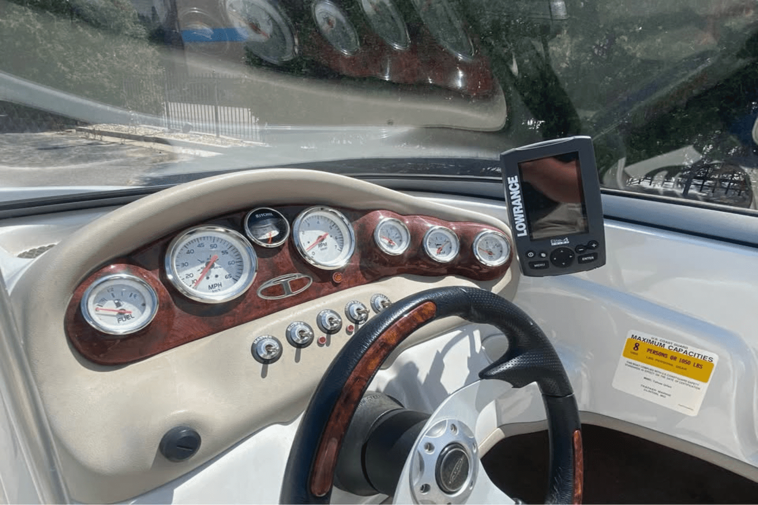 2013 Tahoe 24 SS Image Thumbnail #4