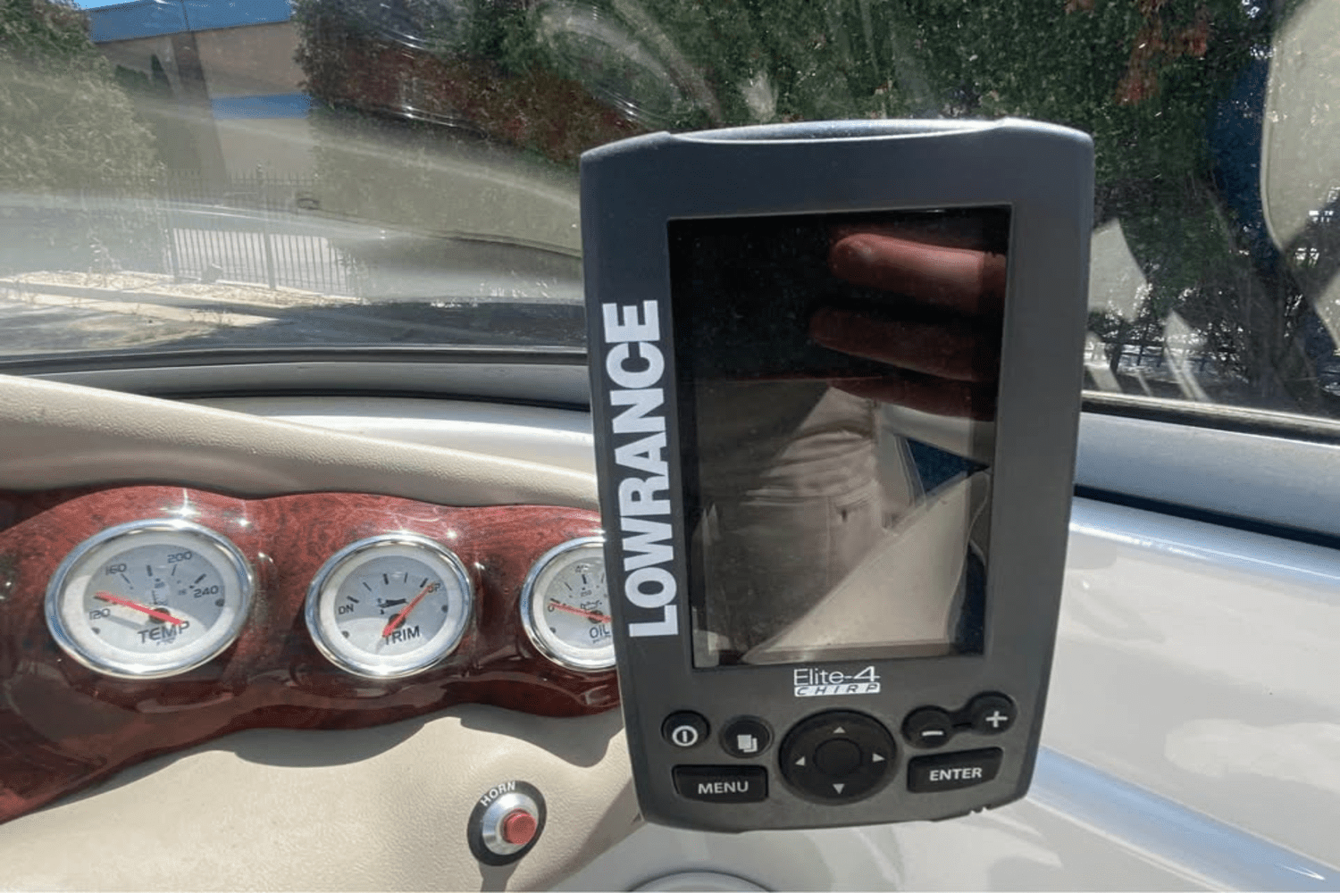 2013 Tahoe 24 SS Image Thumbnail #8