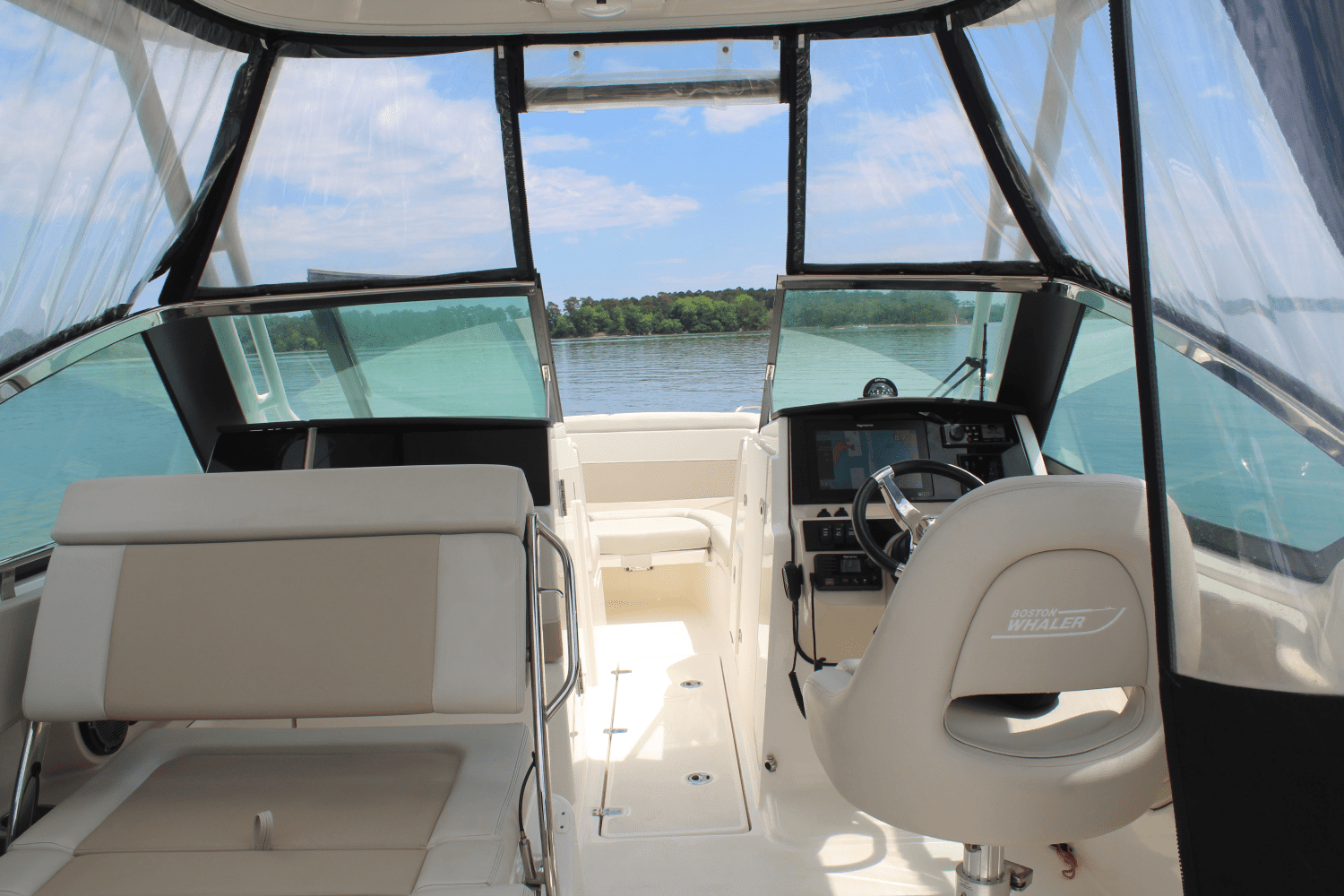 2021 Boston Whaler 240 VANTAGE Image Thumbnail #25