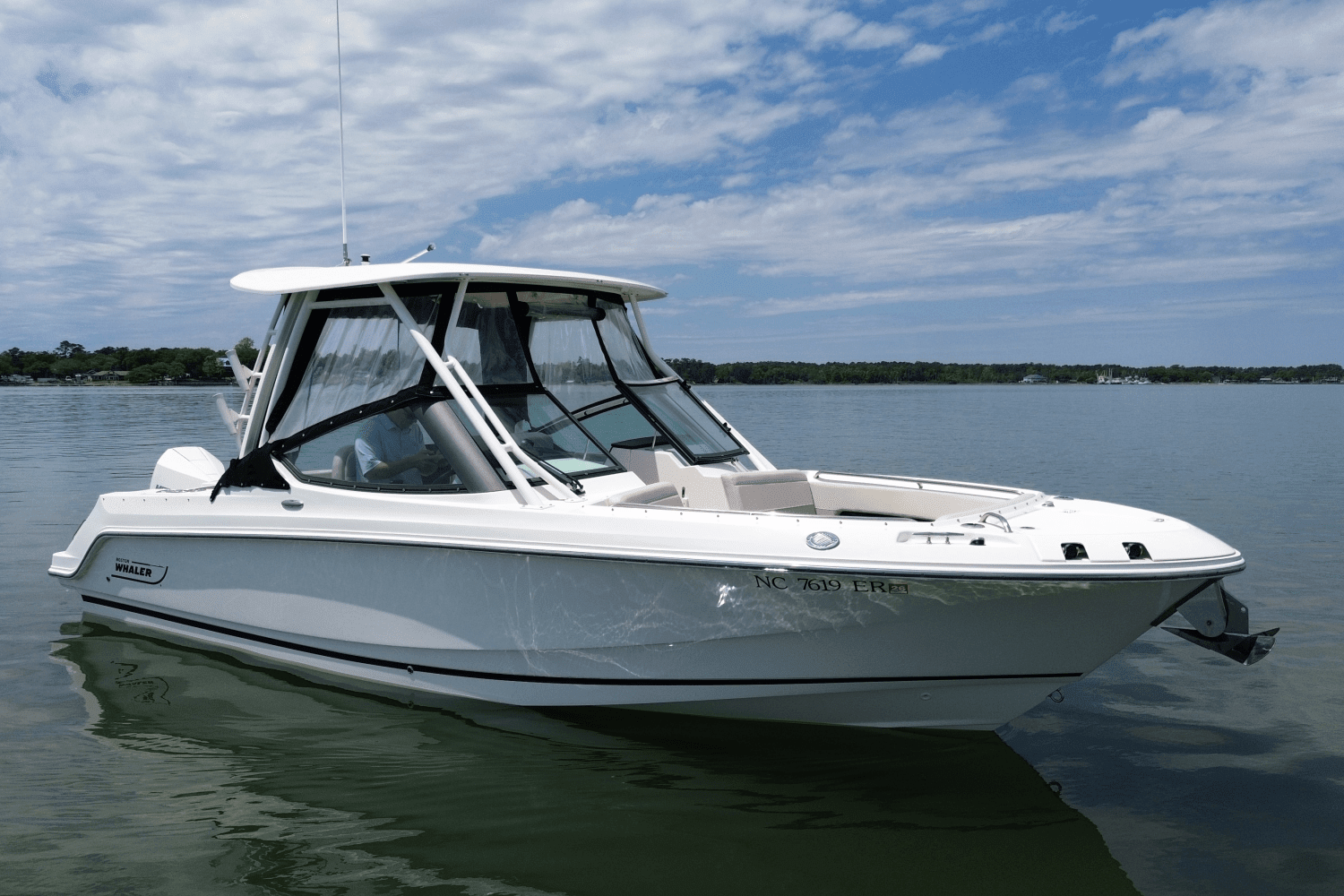 2021 Boston Whaler 240 VANTAGE Image Thumbnail #4